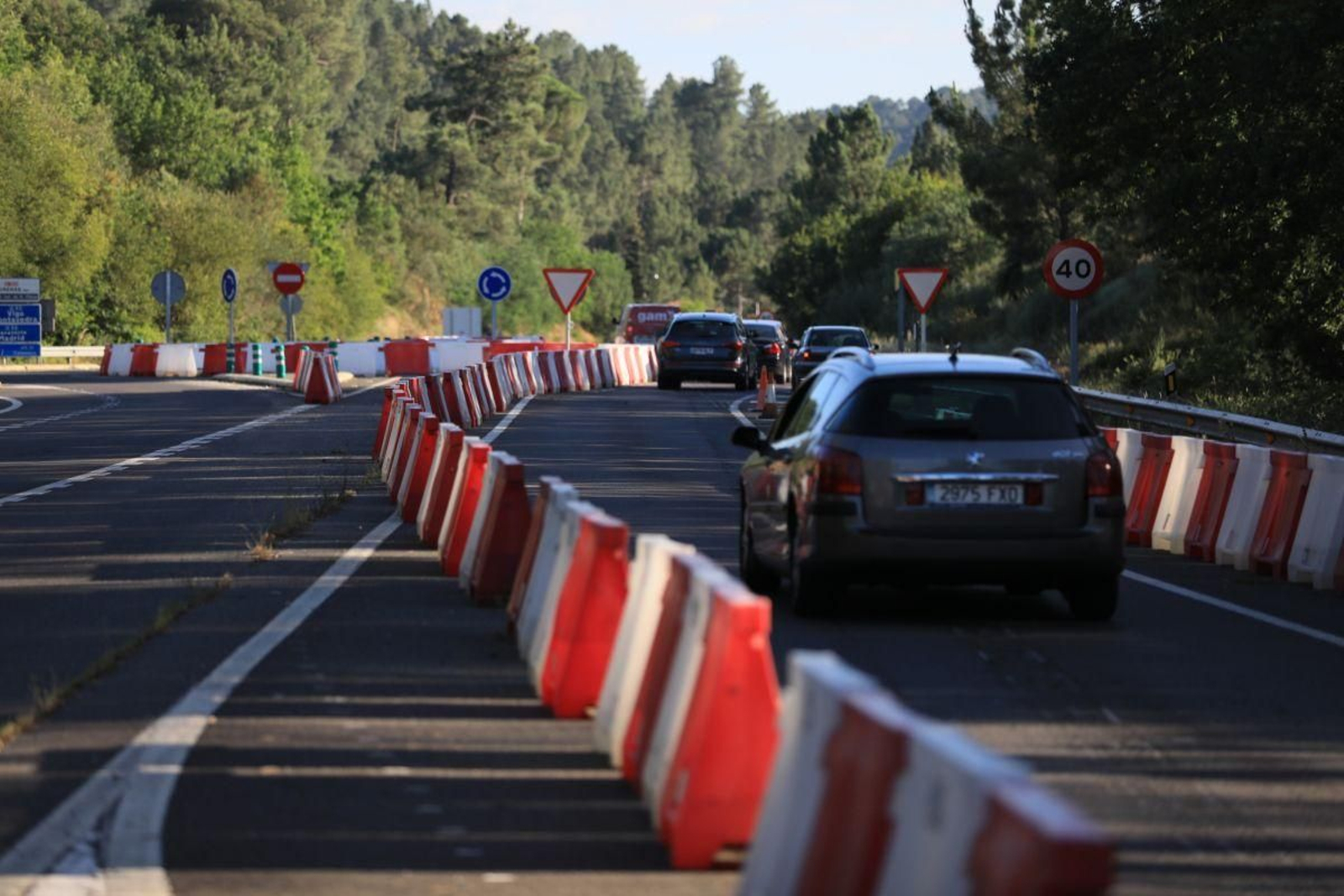 Fotografía do estado actual da obra, coa glorieta provisional ata rematar a modificación do tramo.