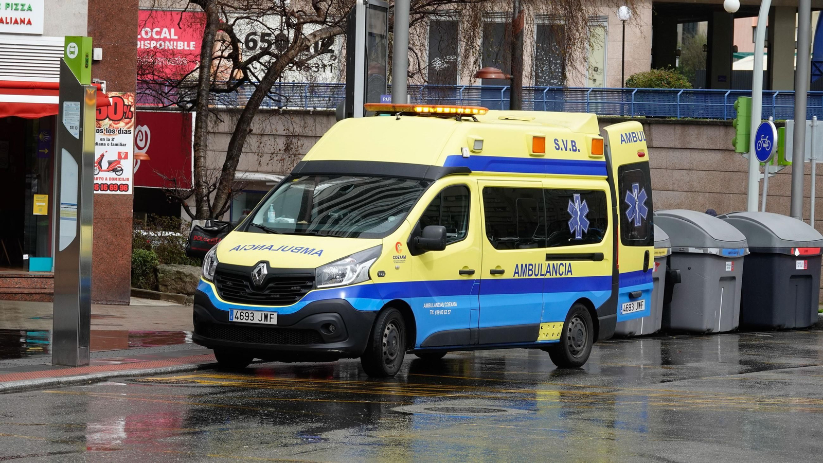 Imagen de archivo de una ambulancia en Vigo.