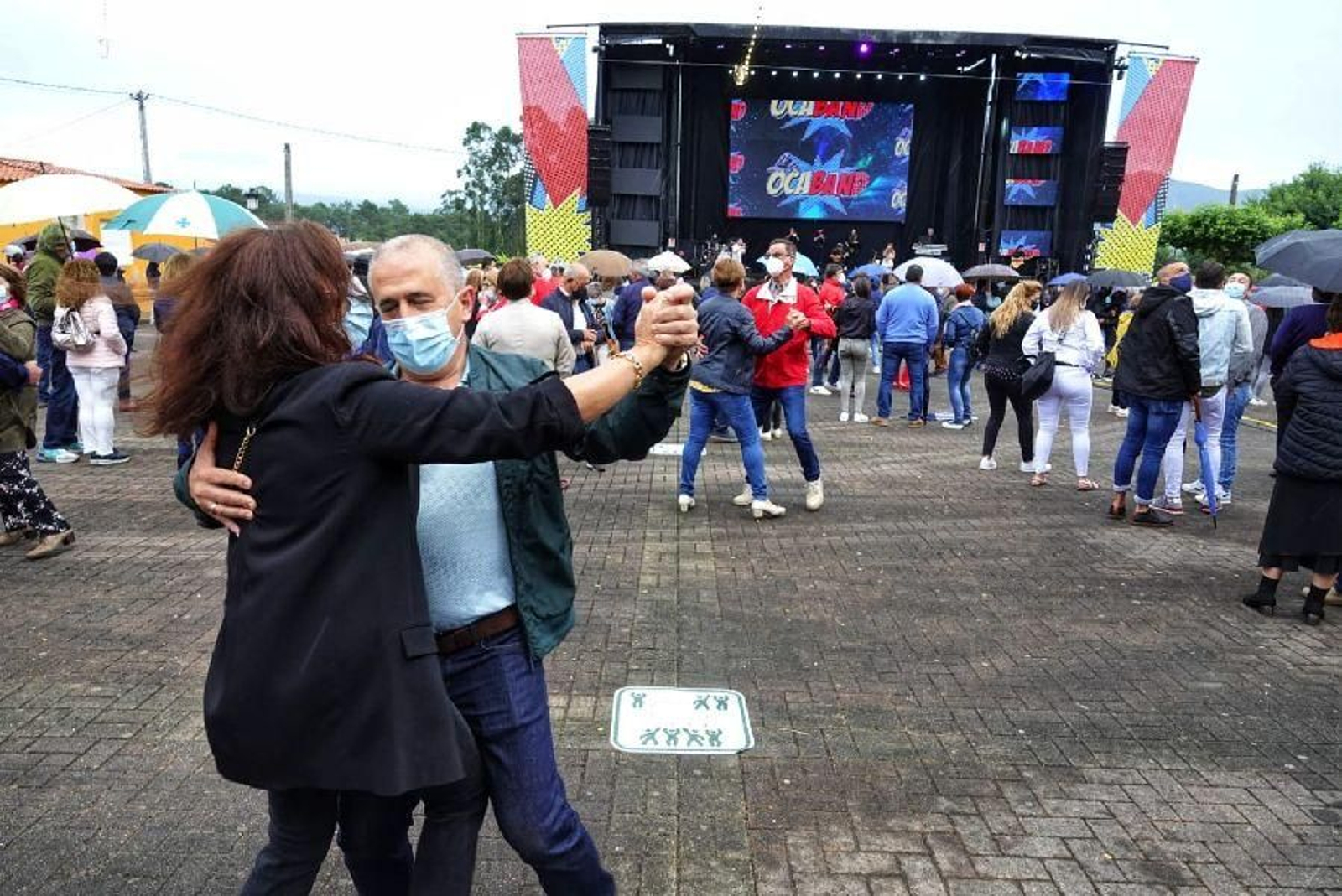 Tomiño vuelve a bailar en una verbena _ Vicente Alonso 15