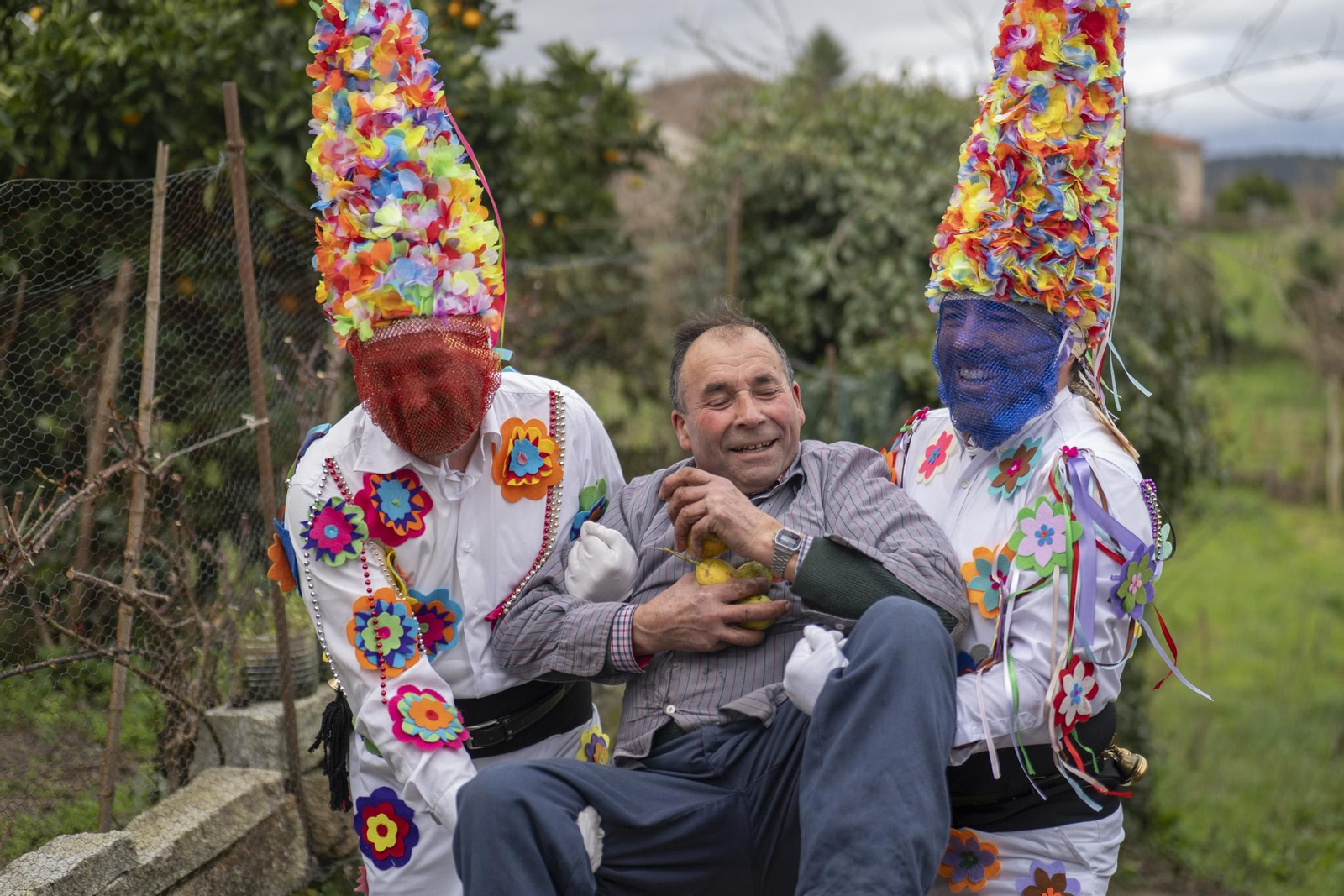 Galería | Señoritas y Labardeiros protagonizan el Entroido en Mugares