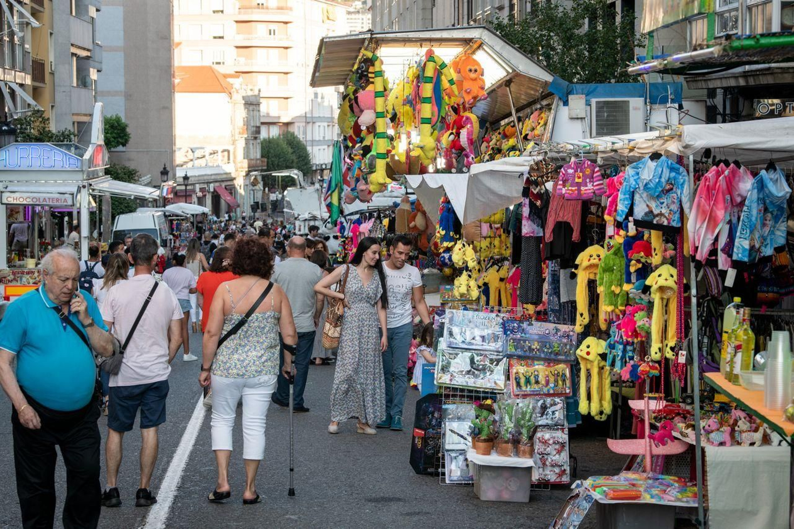 Ambiente en A Ponte en la tarde de ayer (FOTO: ÓSCAR PINAL).