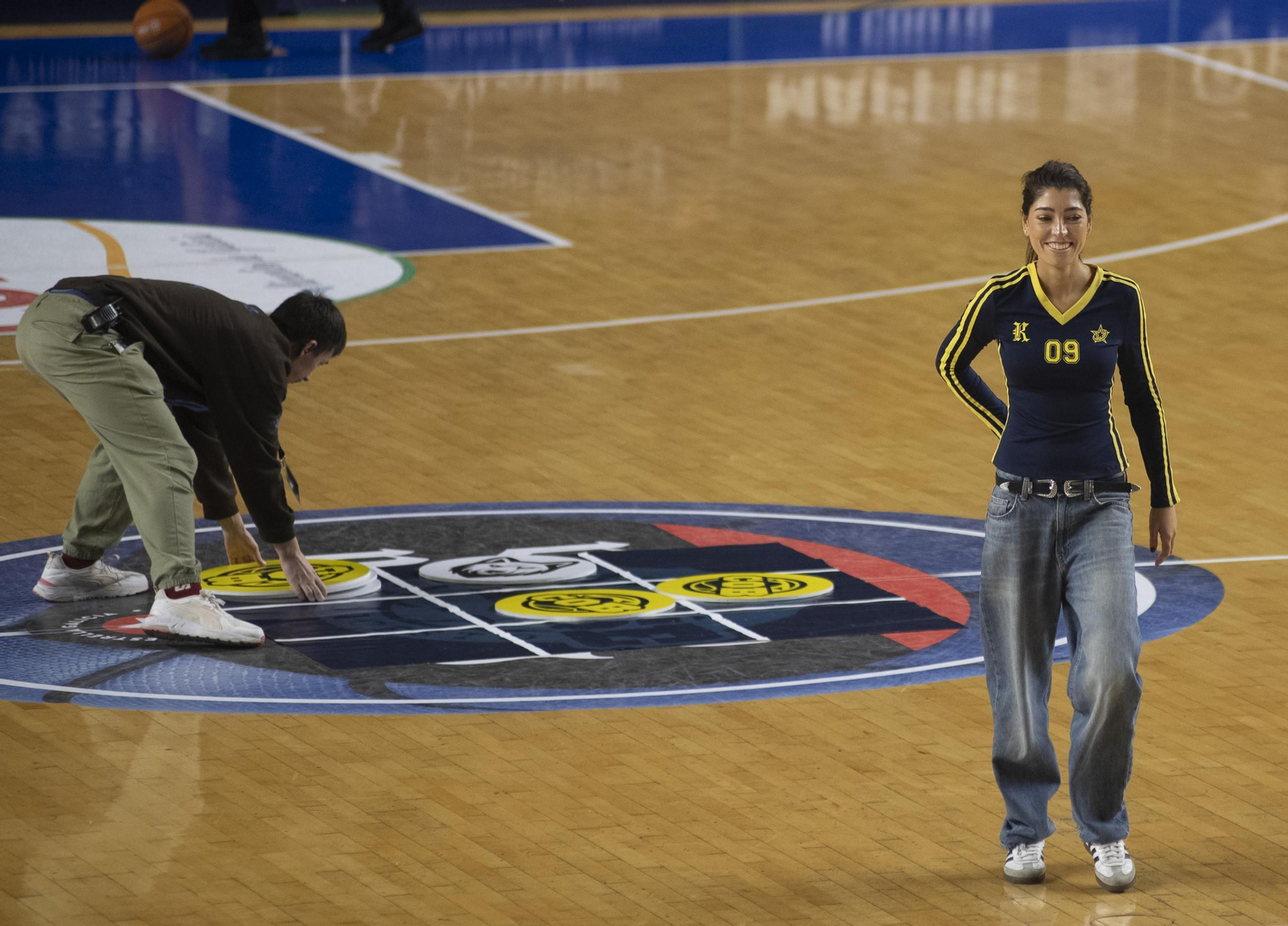 Galería | El Pazo se llena de Navidad en la primera derrota del COB como local