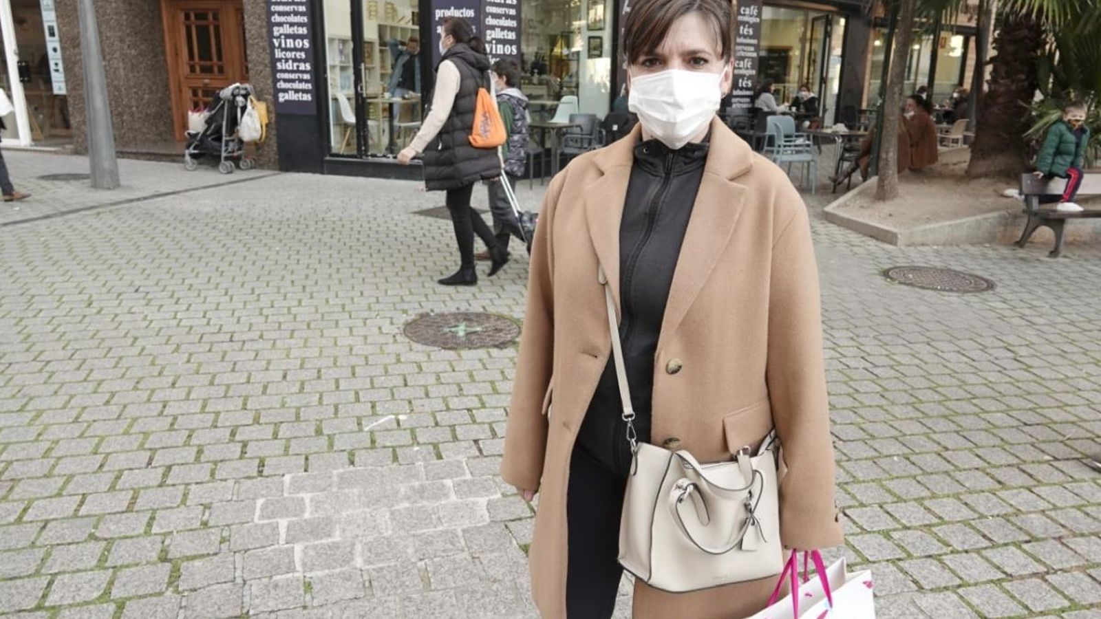 Isabel se la guardará en el bolsillo.