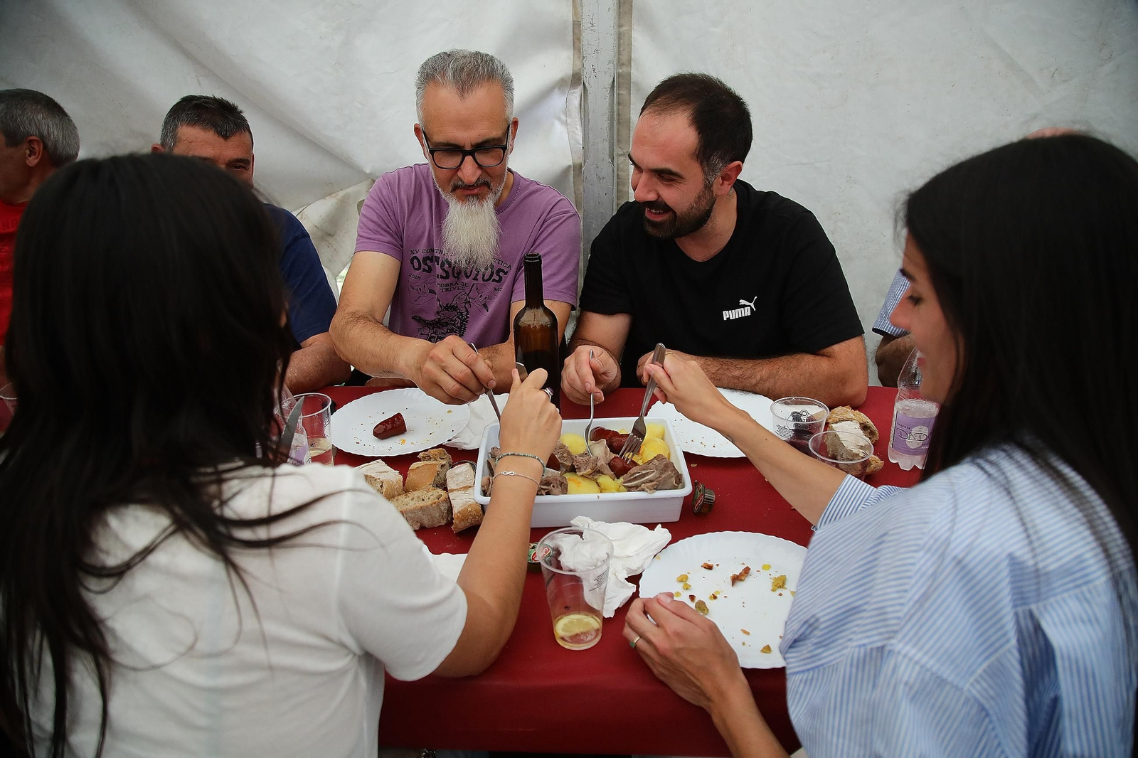 Galería | La “Festa da Carne ao Caldeiro” vuelve a conquistar Cartelle