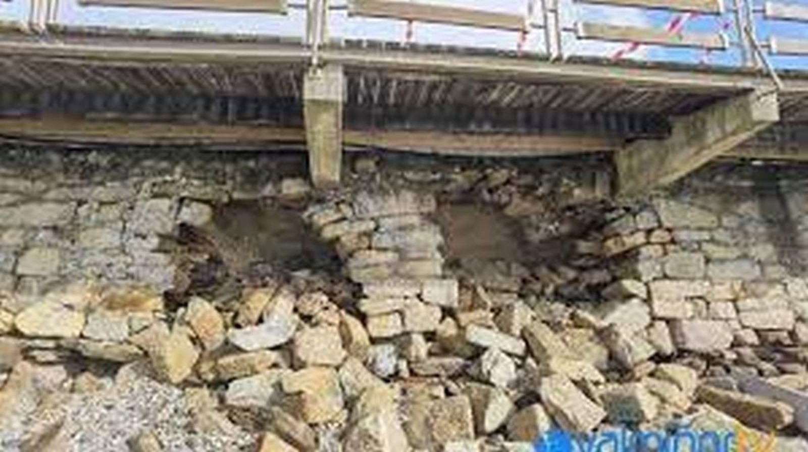 O muro da praia da Madorra, con efectos do temporal.