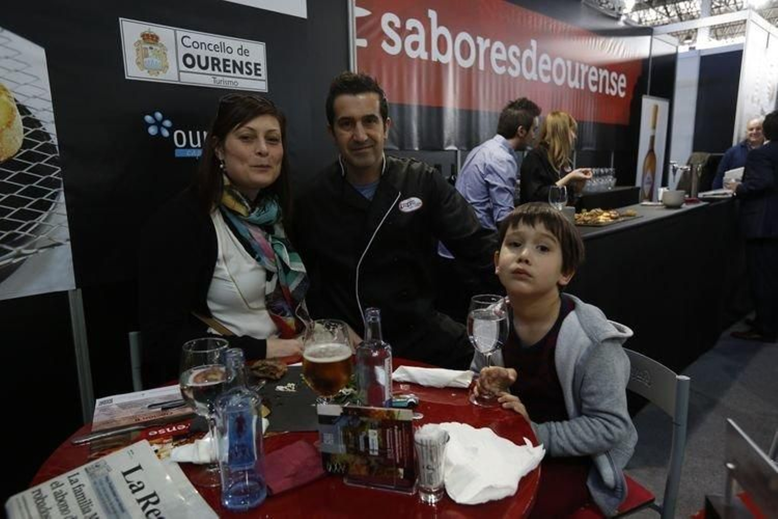 Ourense. 06-03-15. Local. Xantar.
Silvia, Fidel, Gabriel. Sabores de ourense
Foto: Xesús Fariñas