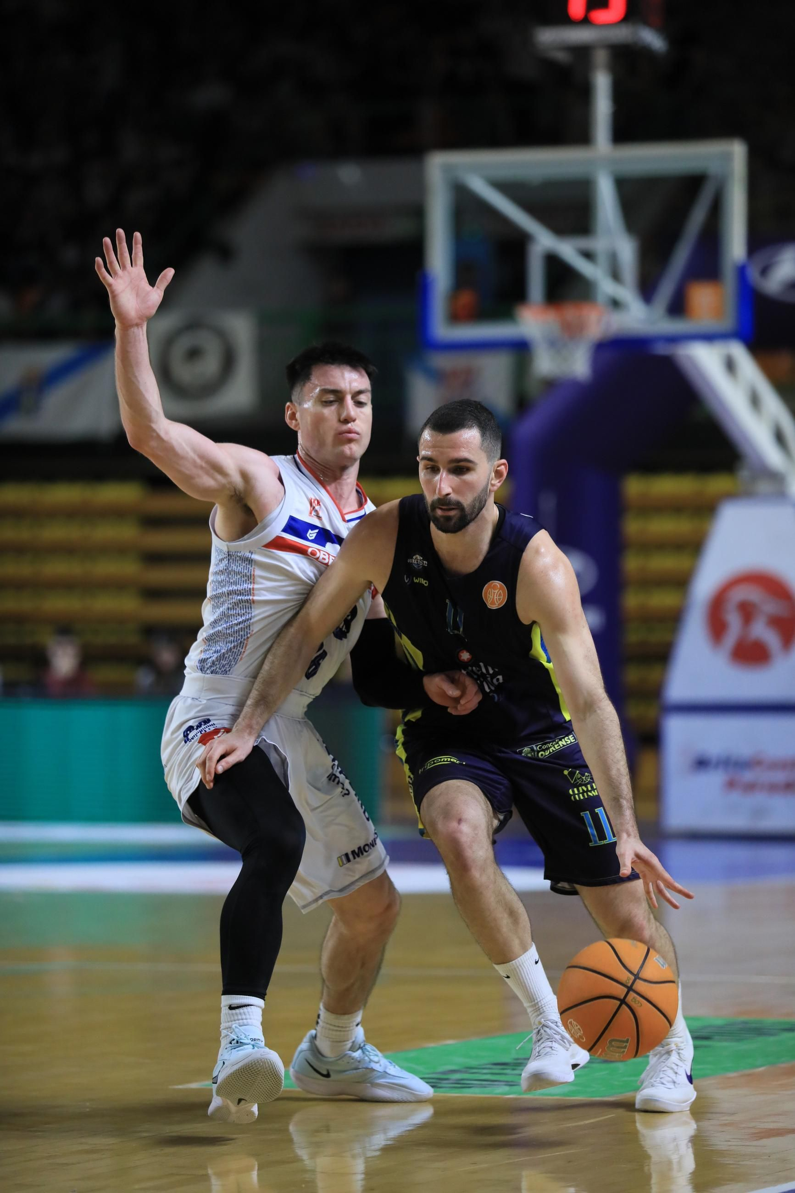 Galería | El Pazo, a reventar para el derbi COB-Obradoiro