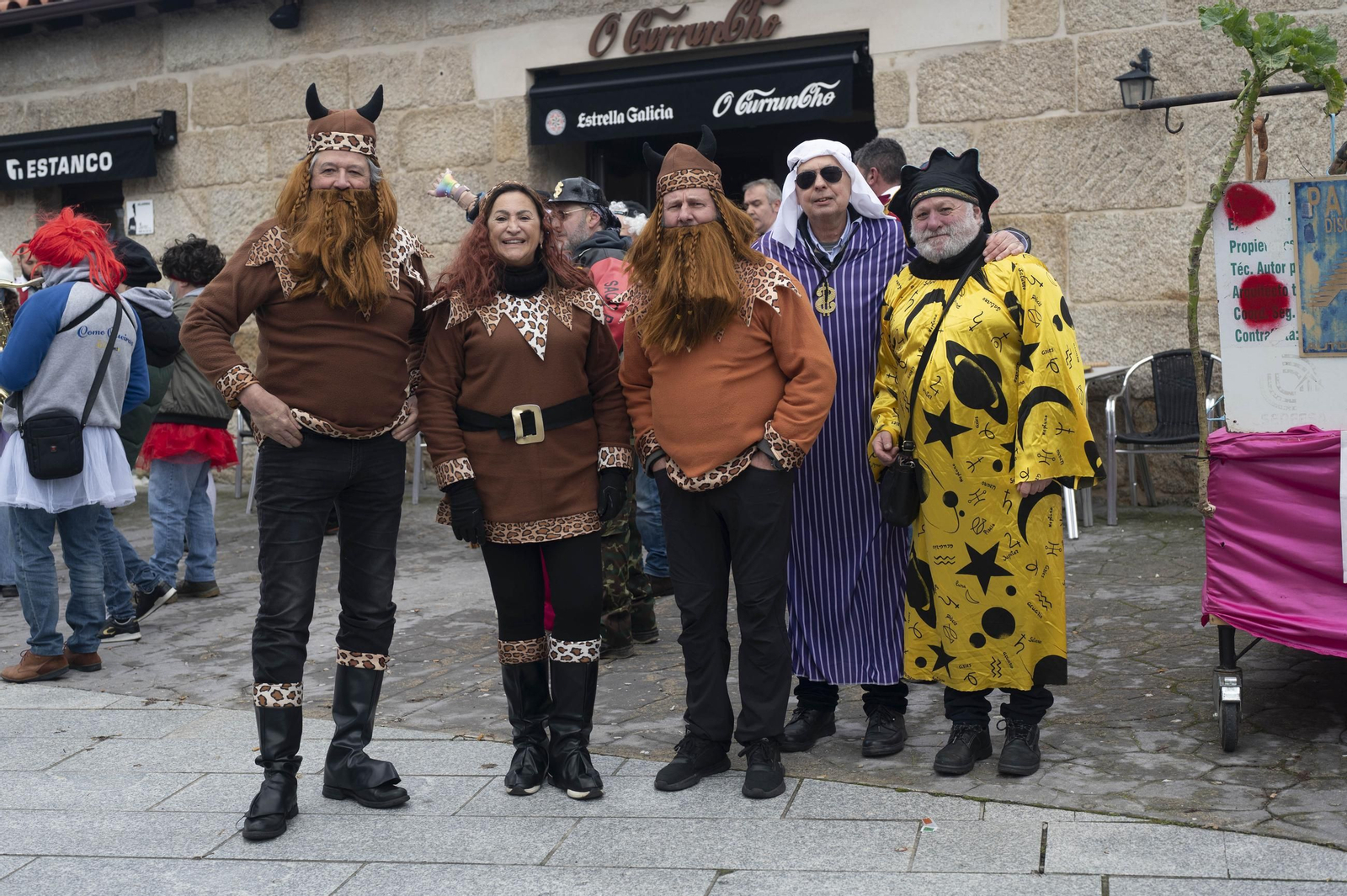 El Entroido de Cualedro desborda tradición, en fotos