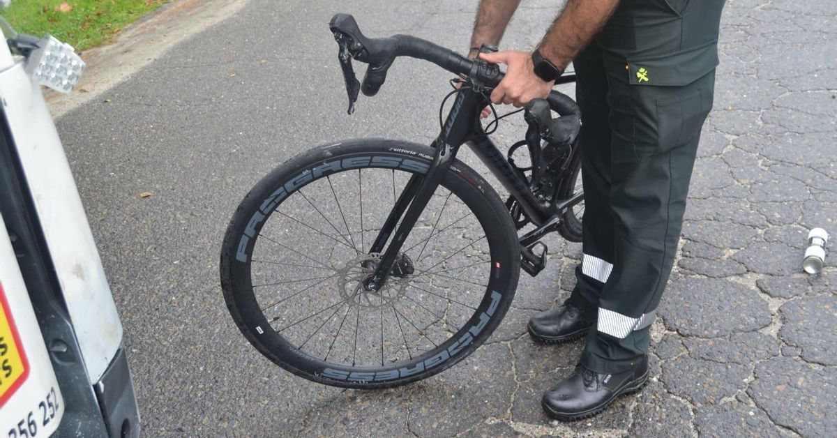 Trasladado al CHUO en helicóptero un ciclista tras ser atropellado por ...