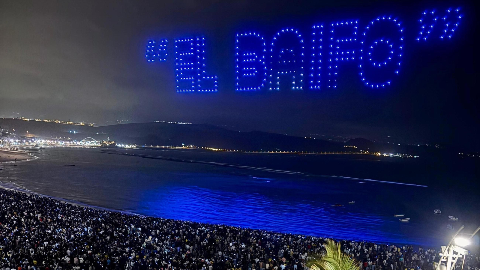 Quevedo anuncia en la playa de Las Canteras, en Las Palmas de Gran Canaria, su nuevo disco "El Baifo".