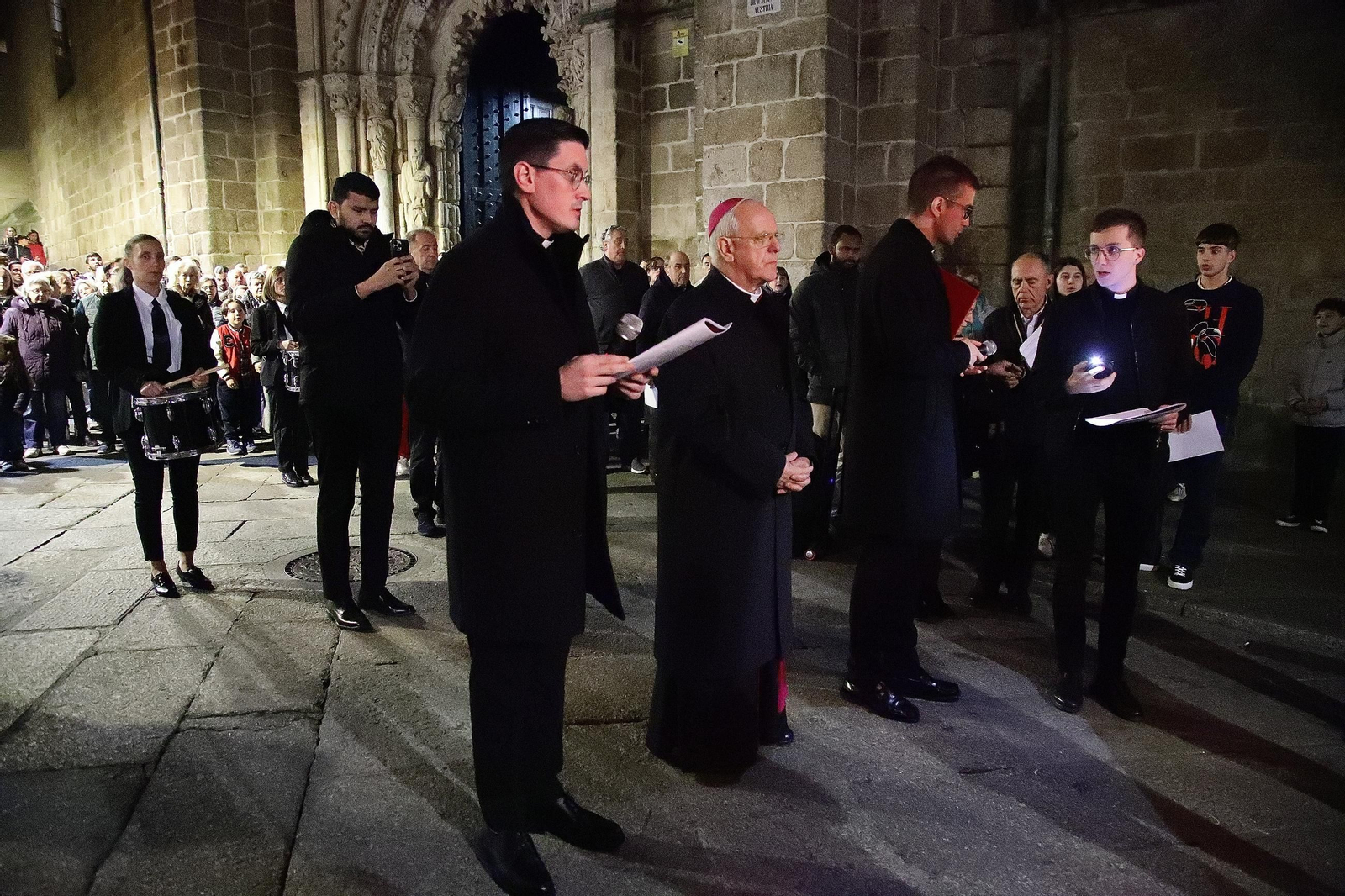 Galería | El via crucis del Cristo de los Desamparados, en fotos