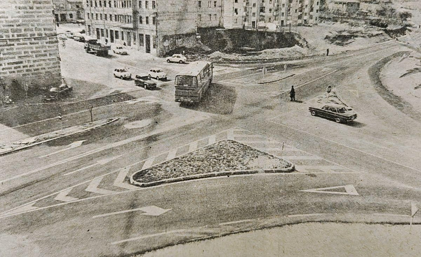 El cruce de Ervedelo con Accesos a Galicia.