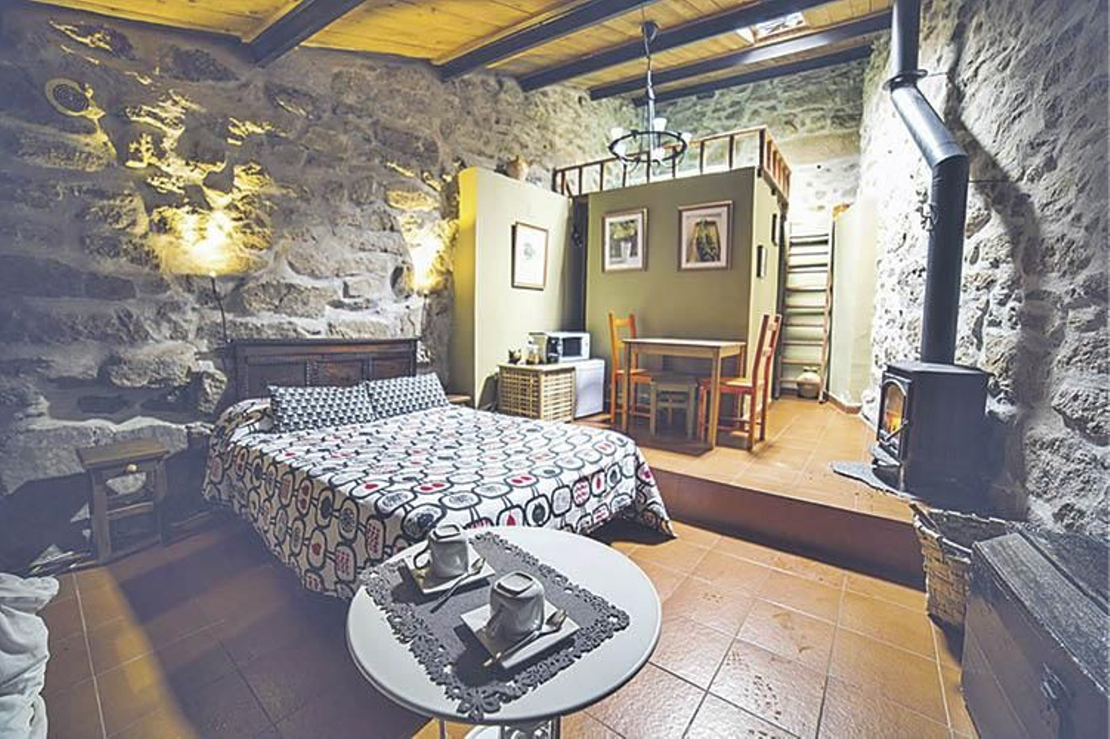 Una de las habitaciones del Caserío da Castiñeira, en Montederramo.