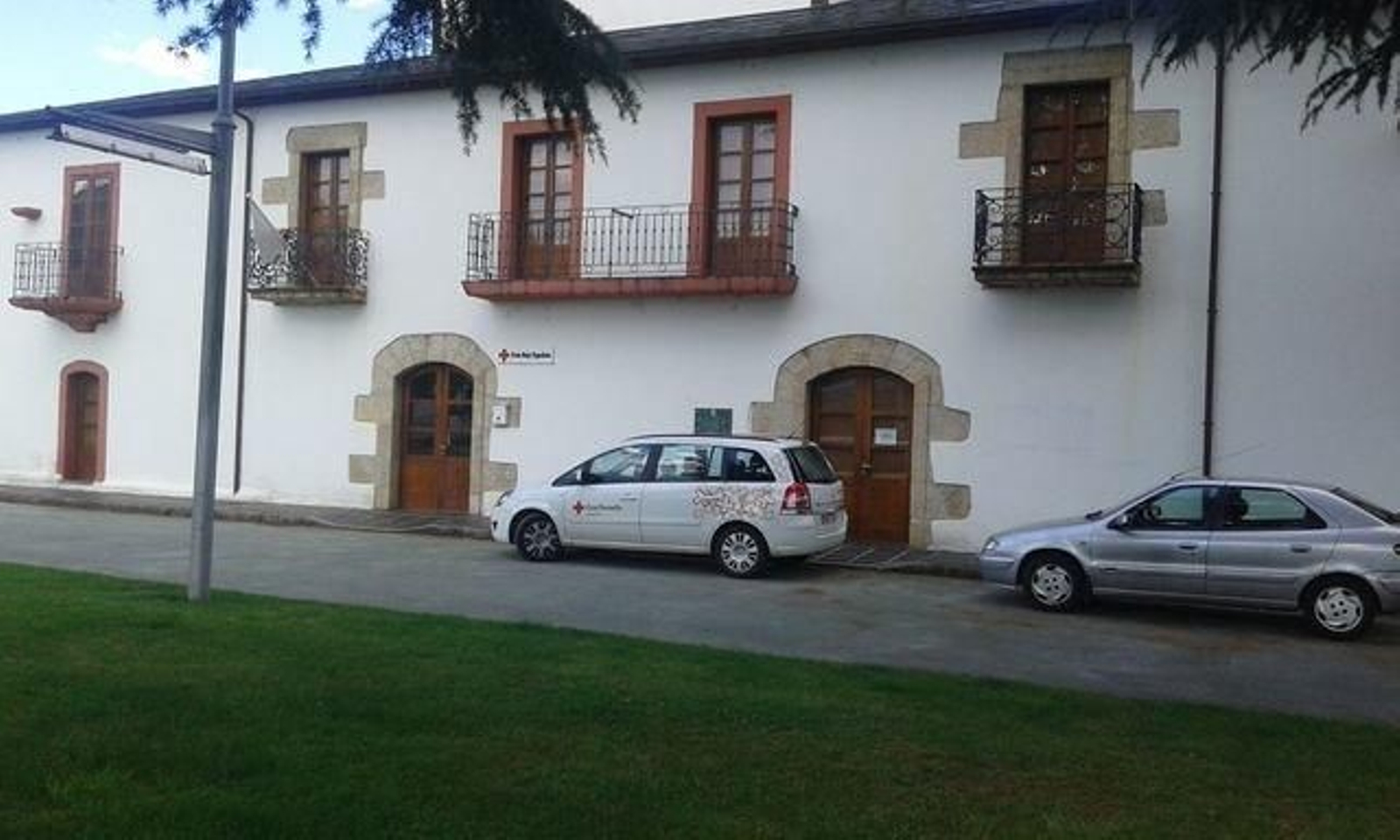 Sede de la Cruz Roja Valdeorras, en O Barco, donde se desarrolla el programa de refugiados.