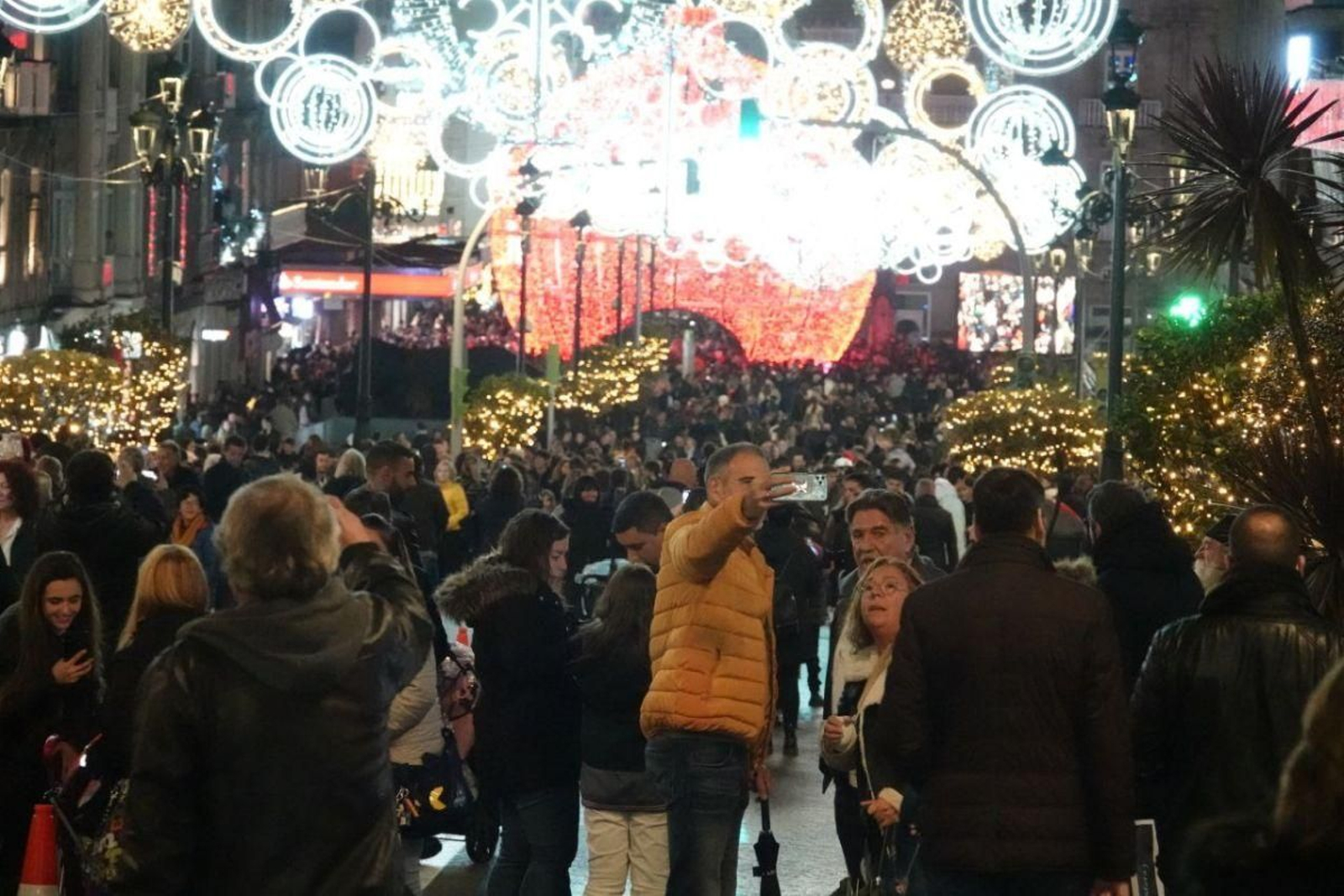 La bola de fondo junto a la farola de Urzaiz fue uno de los lugares preferidos para fotografiar.