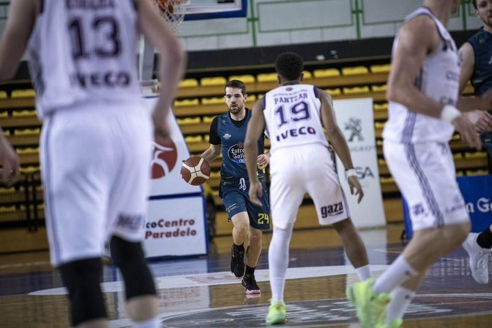 Partido de LEB Oro en el Pazo Paco Paz entre el COB y el Valladolid // FOTO: ÓSCAR PINAL