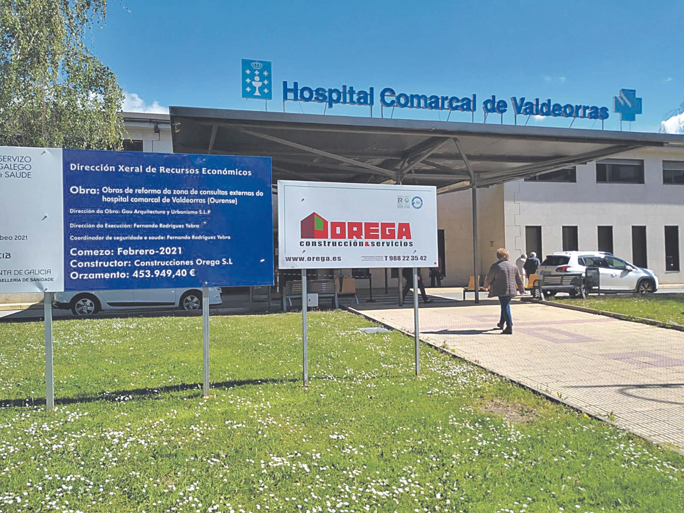 Fachada principal del Hospital Público Valdeorras.