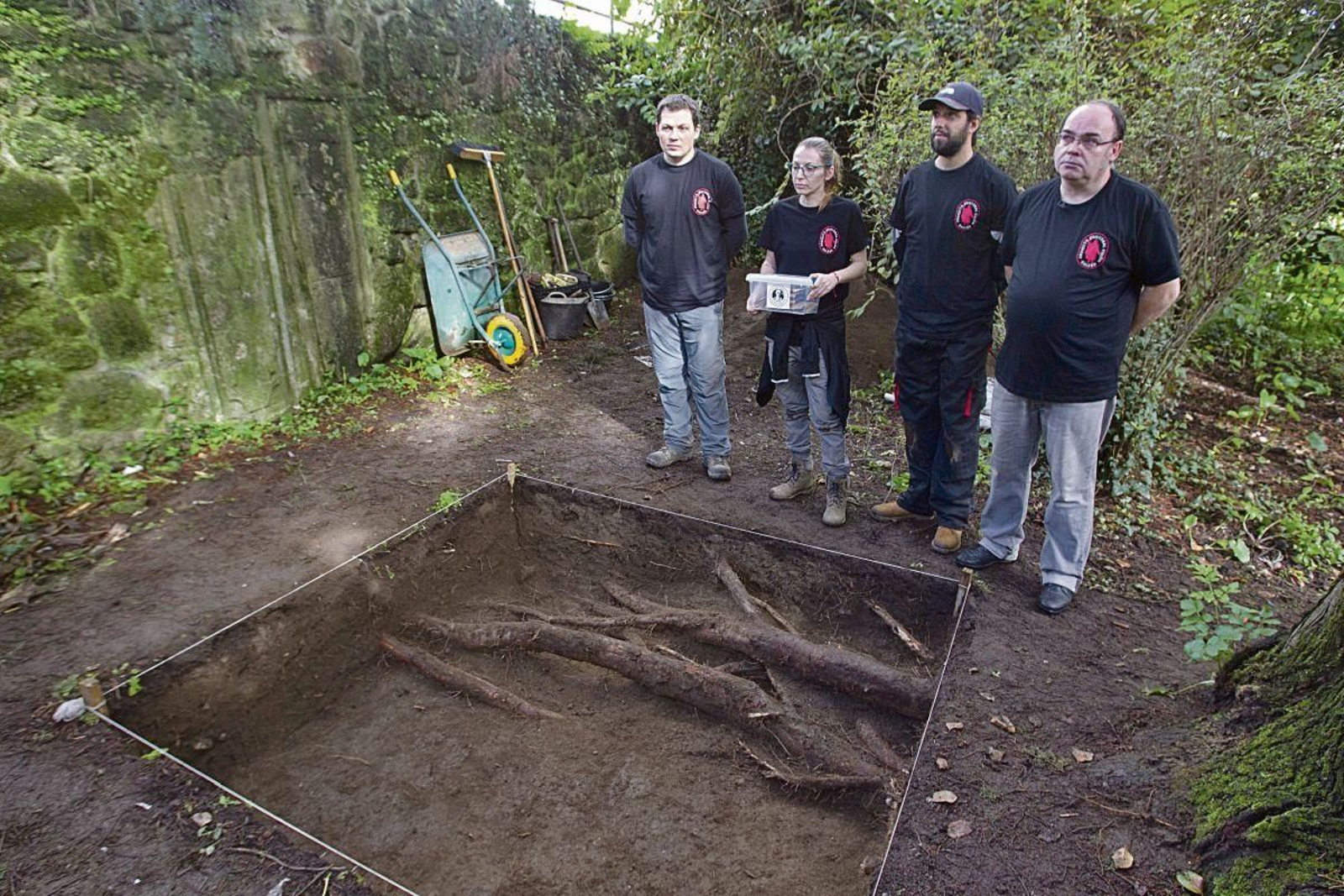 Un grupo de expertos busca en Pontevedra ADN de la familia del navegante.