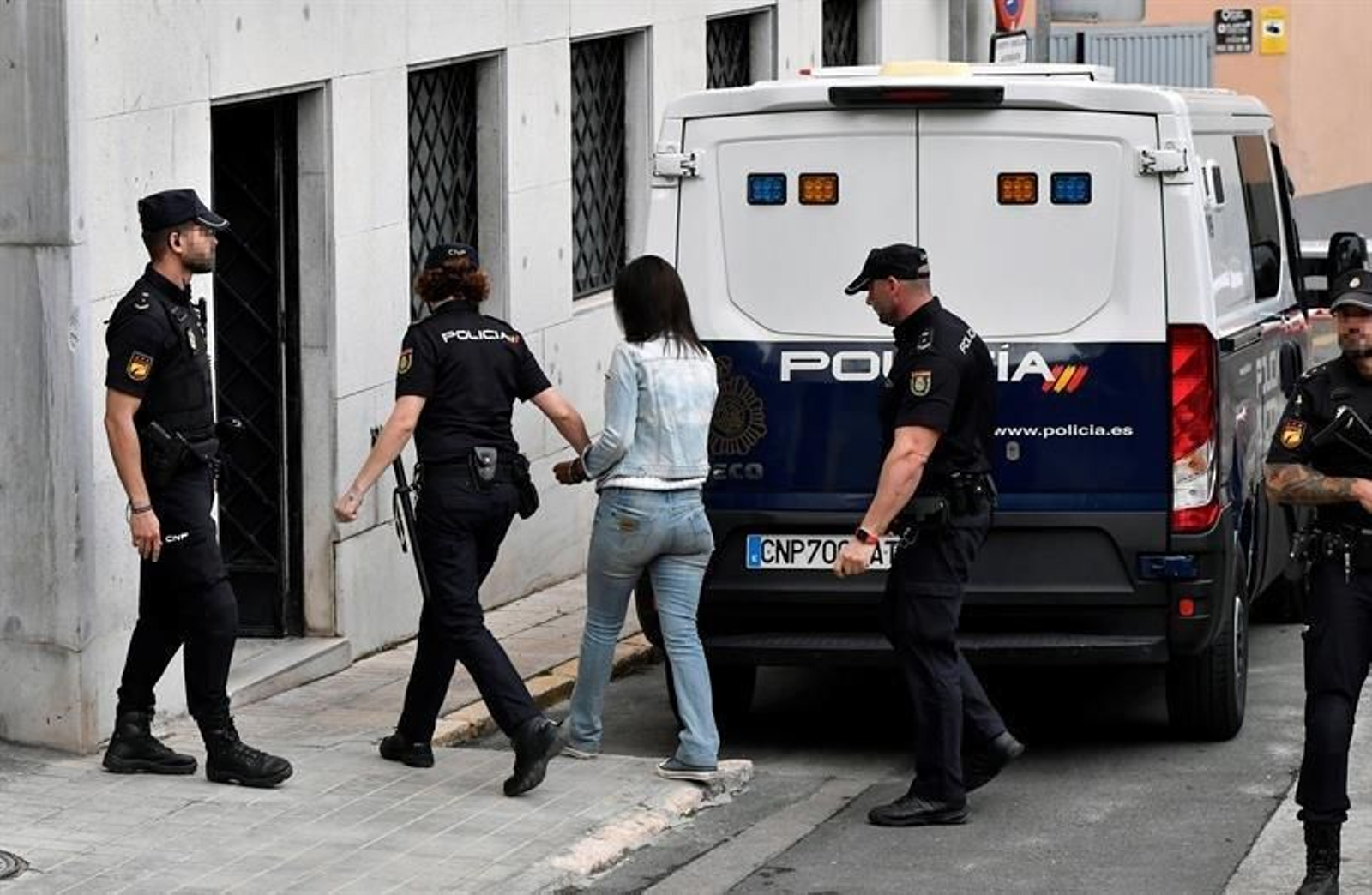 Ana Julia Quezada, a su llegada a los juzgados.