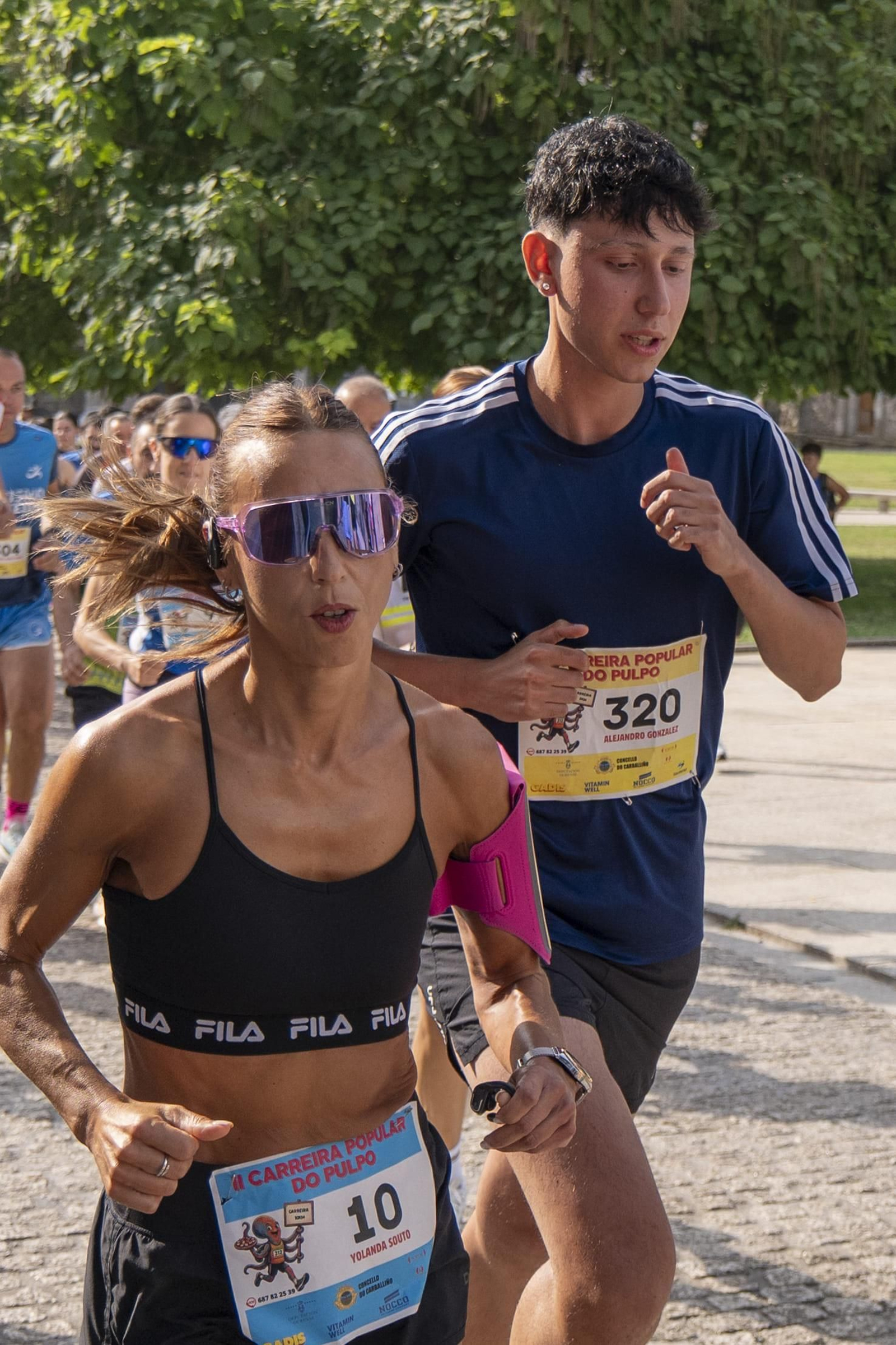 Galería |  A toda zapatilla por O Carballiño durante la II Carreira do Pulpo