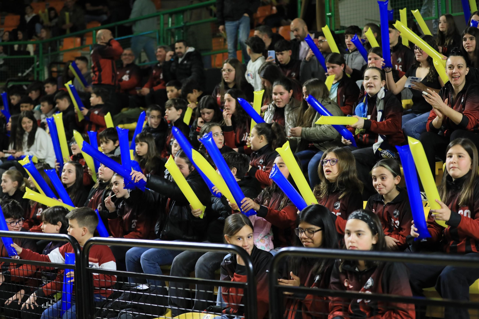 Galería | El Pazo, a reventar para el derbi COB-Obradoiro