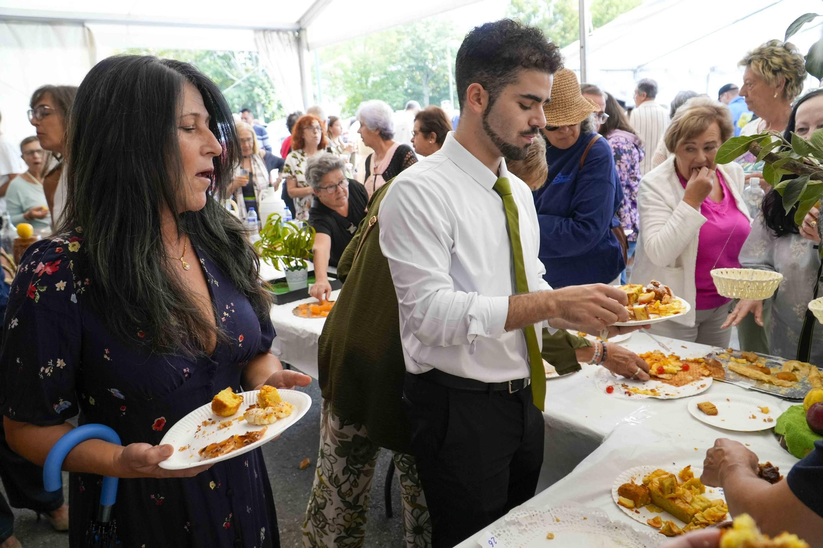 Galería | La Festa da Sidra triunfa en Bembrive con 1.000 litros repartidos