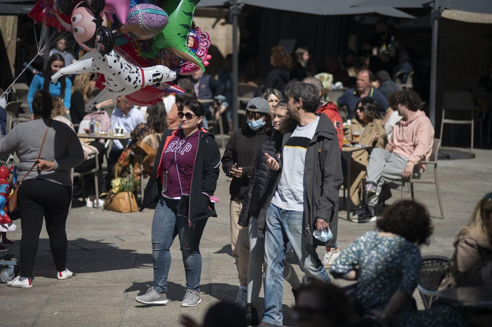 Turistas en Ourense (XESÚS FARIÑAS)