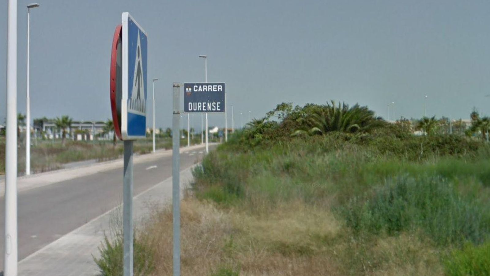 Un letrero señaliza el carrer d'Ourense, en Castellón.