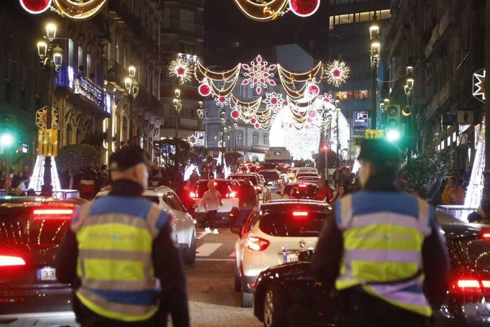 Los turistas invaden Vigo en el Puente205
