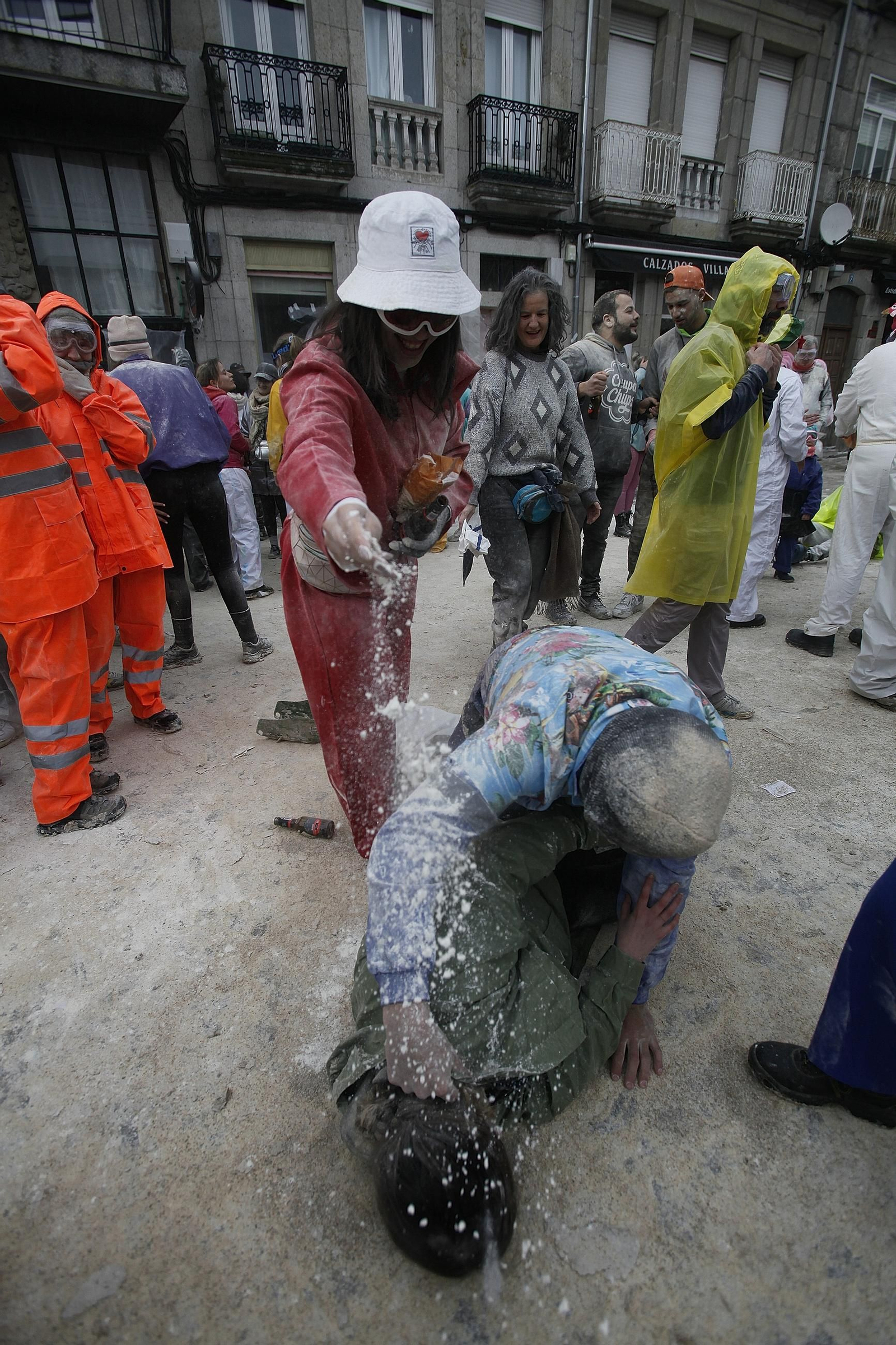 Galería | Los entroideiros conquistan Xinzo en el Domingo de Fareleiro