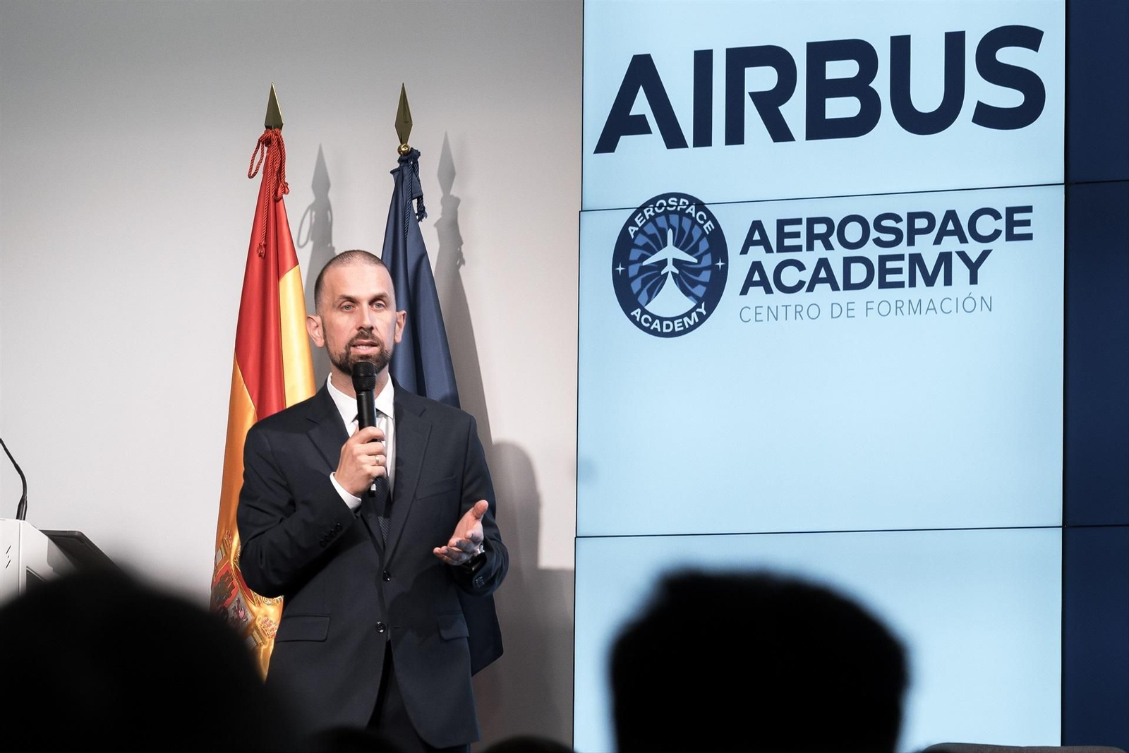 El responsable de Formación Profesional y Selección de RRHH para Producción de Airbus España, Diego Yuste, en la Cámara de Comercio de España