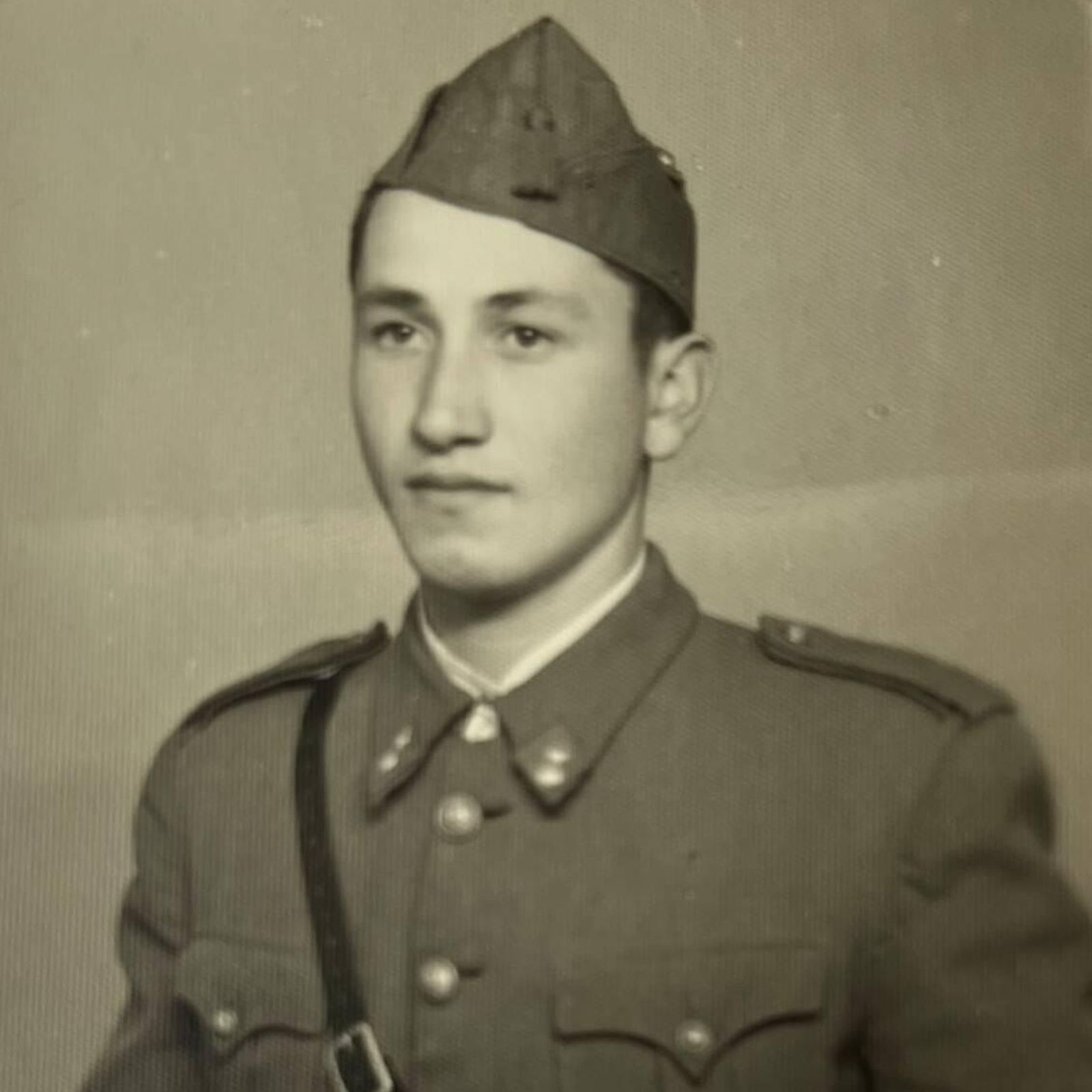 Abel en la mili