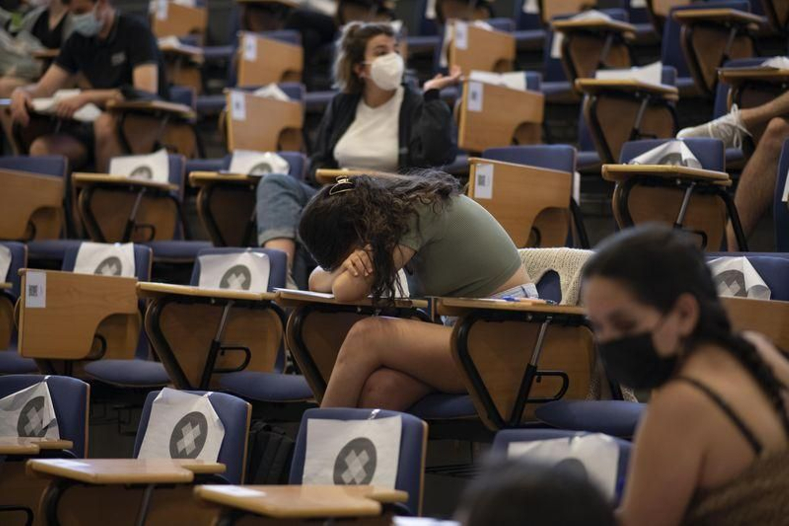Estudiantes en el Campus de Ourense // FOTO: XESÚS FARIÑAS