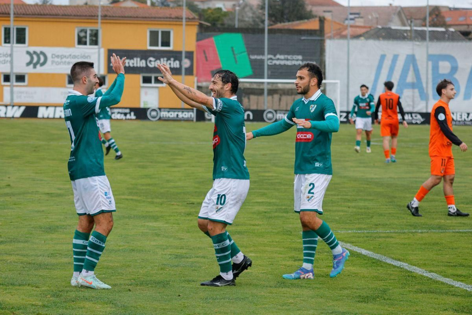 El conjunto vigués acumula cuatro triunfos seguidos y ya otea la zona de promoción de ascenso.