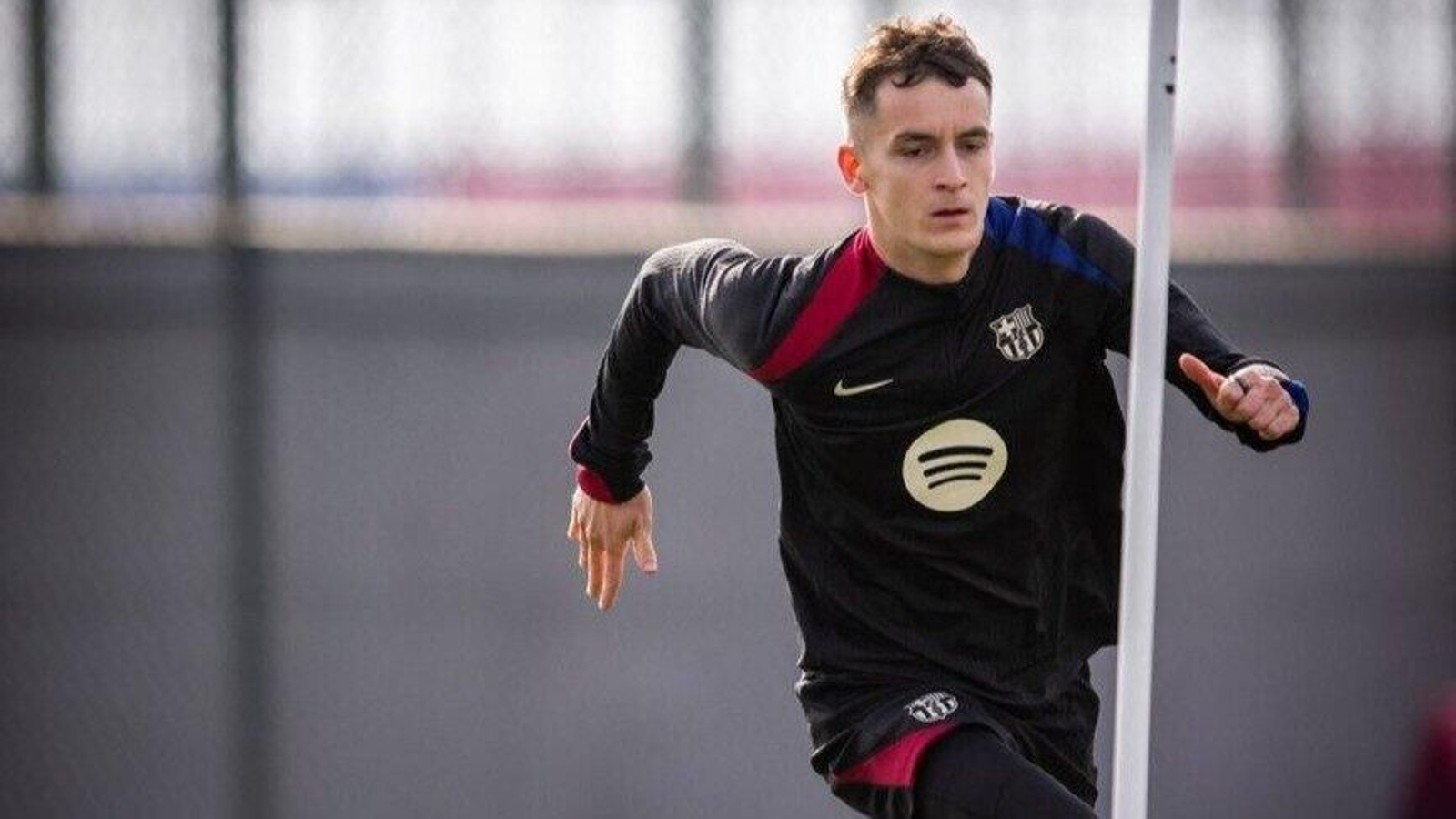 El centrocampista del Barça Casadó, ejercitándose.