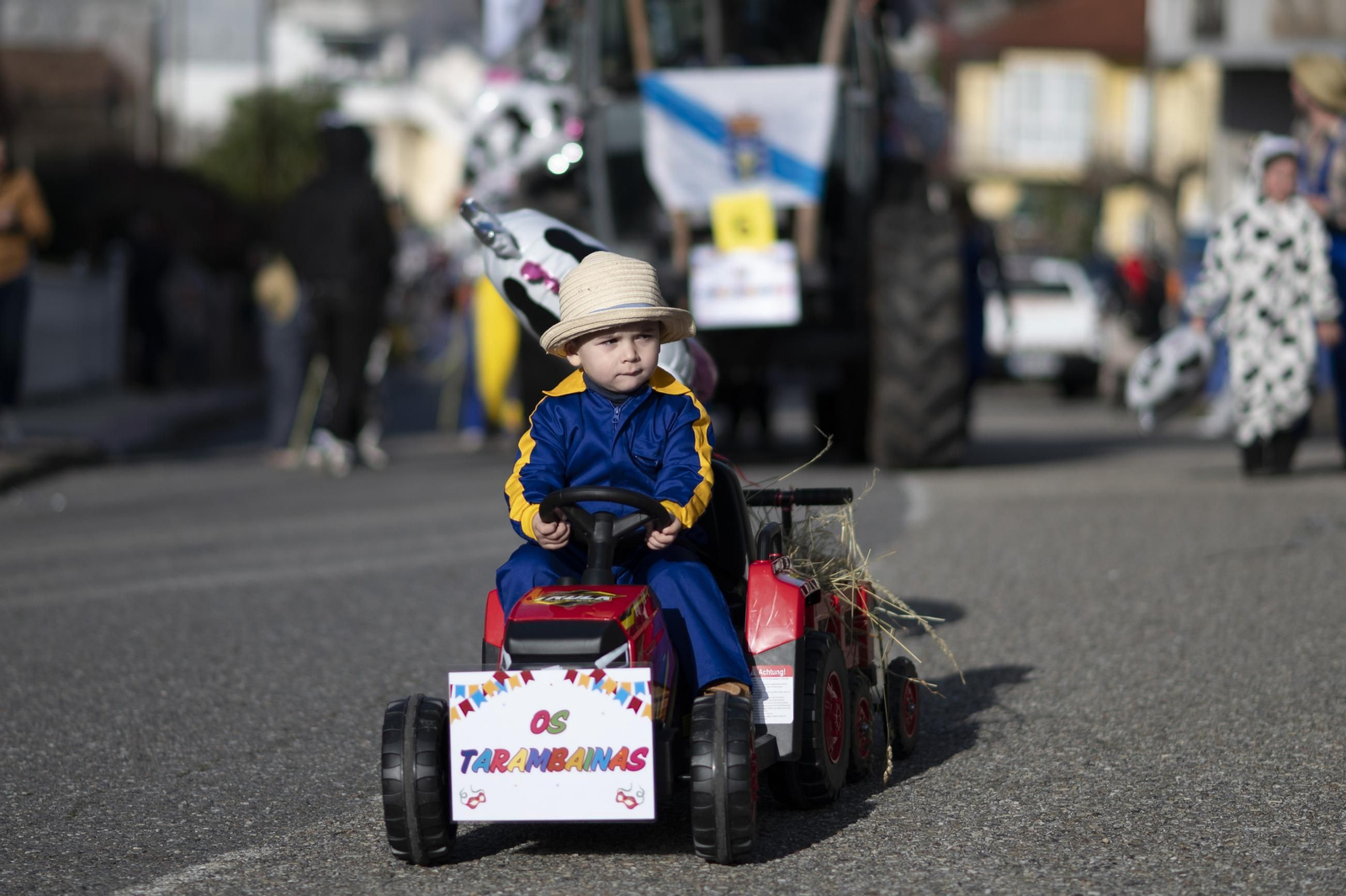 Galería | O Zamaruco dixo adeus ao Entroido en Cortegada o Entroido coas súas comparsas