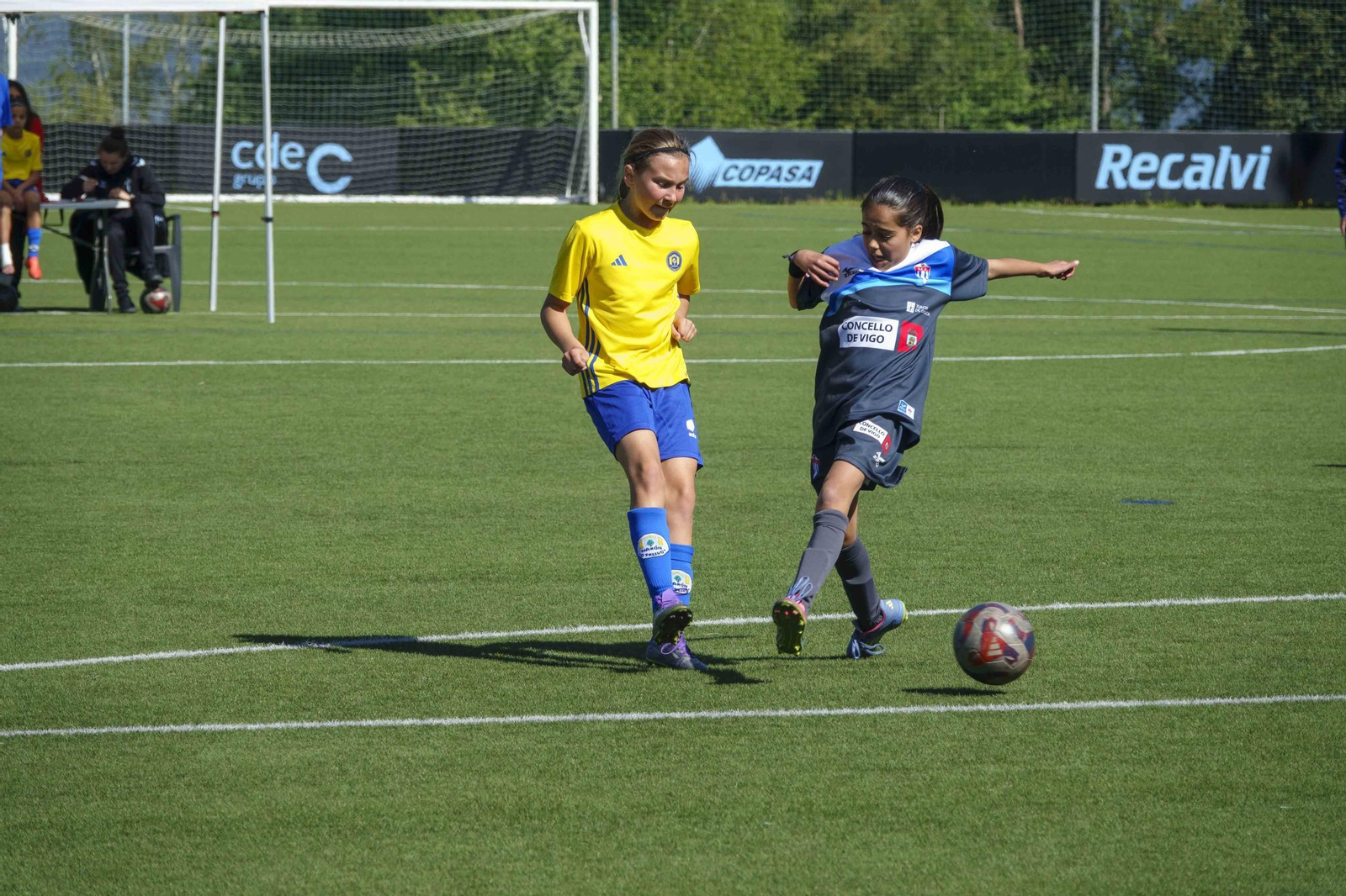 Galería | El fútbol femenino se cita en A Madroa para la II Copa Máis Enerxía