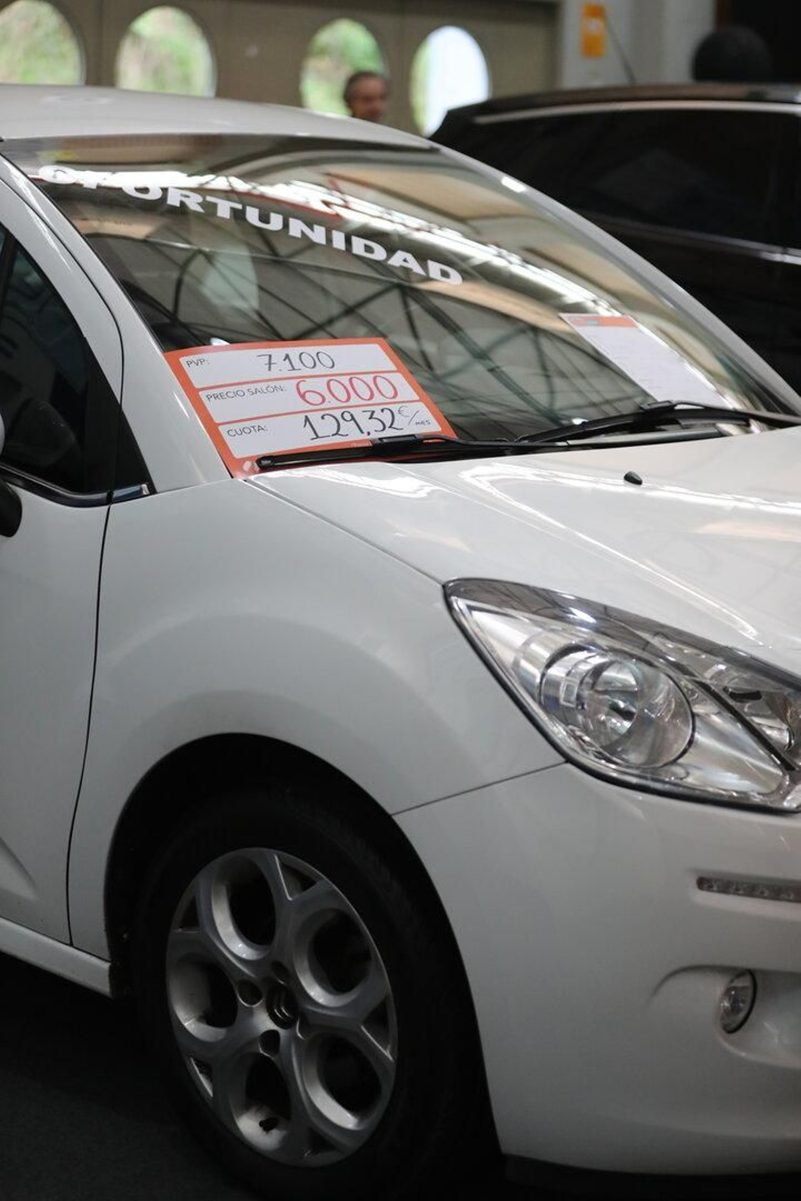 Segunda jornada del Salón del Automovil en Expourense, especial coches de ocasión.