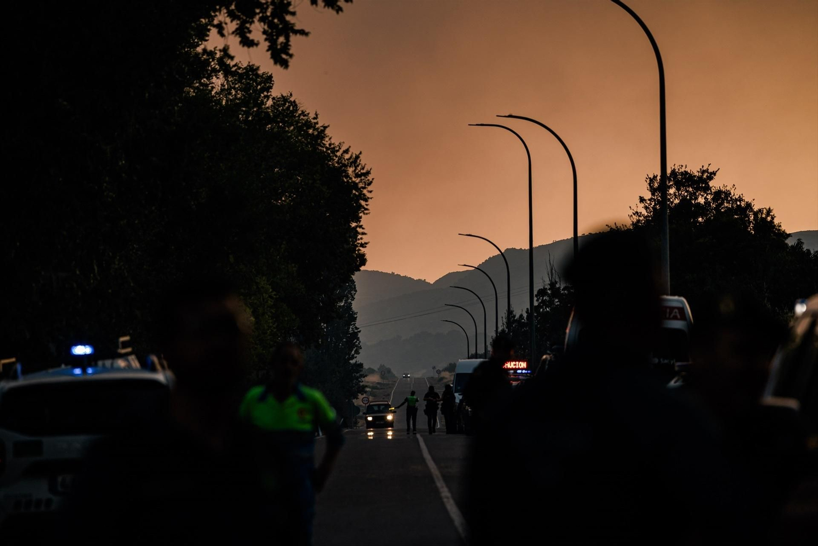 Galería | El incendio forestal de Burgohondo en Ávila se mantiene sin ser controlado, en fotos