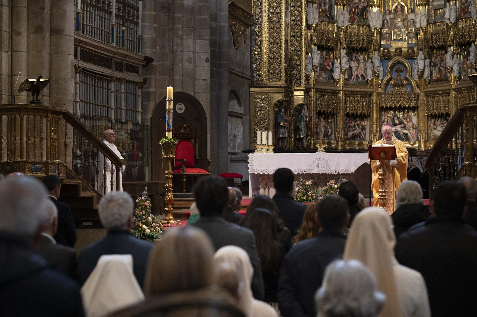 Galería | Misa del 50 aniversario del fallecimiento de Otero Pedrayo, en imágenes