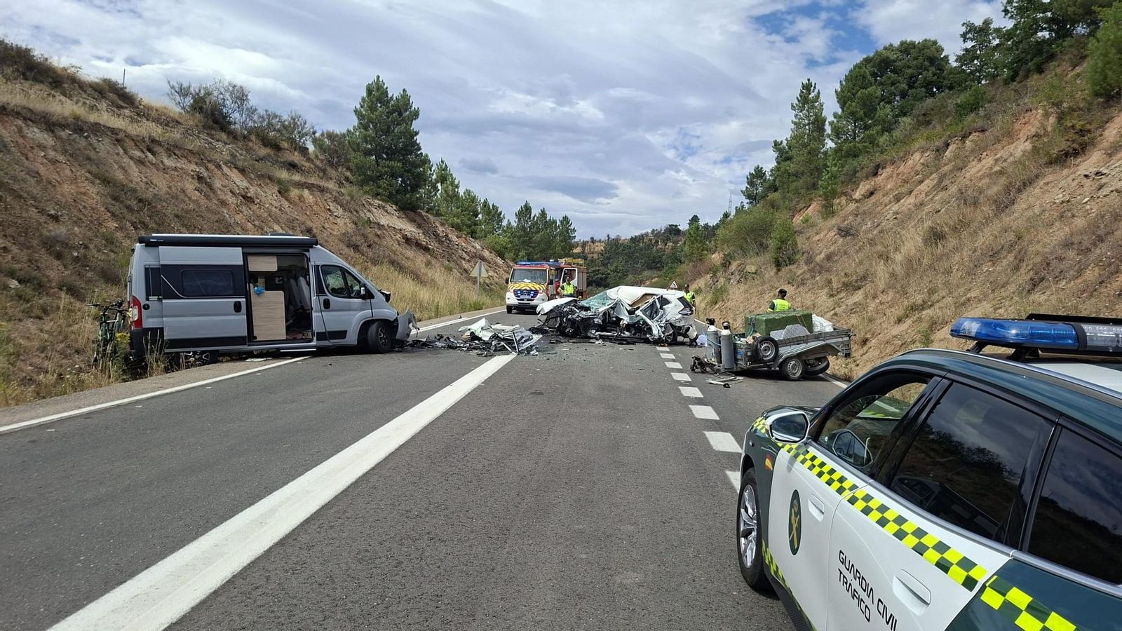 El despliegue en la zona por el accidente mortal en O Bolo.