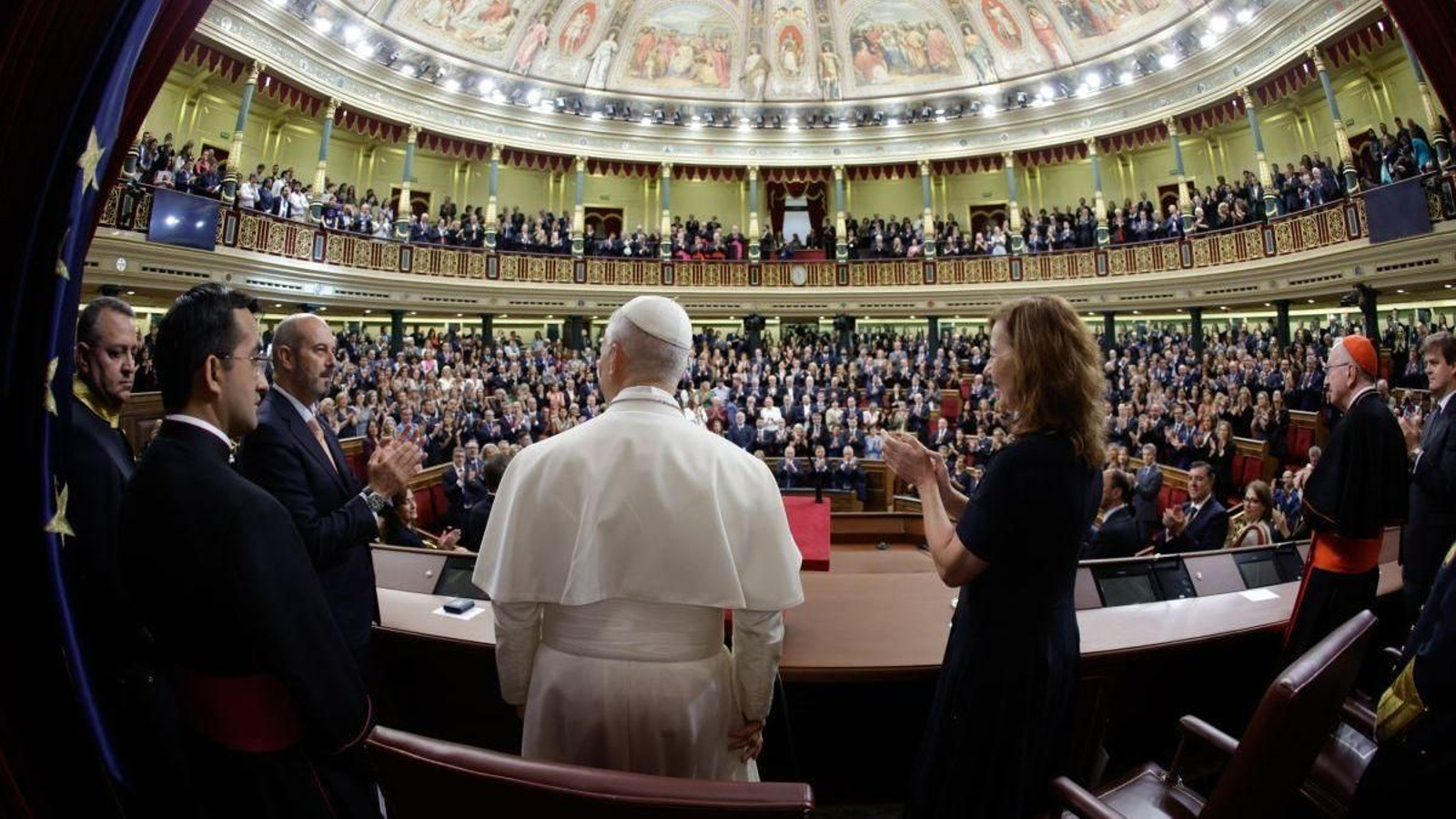 Por primera vez un papa  León XIV habla en el Congreso,  donde fue aplaudido durante siete minutos .