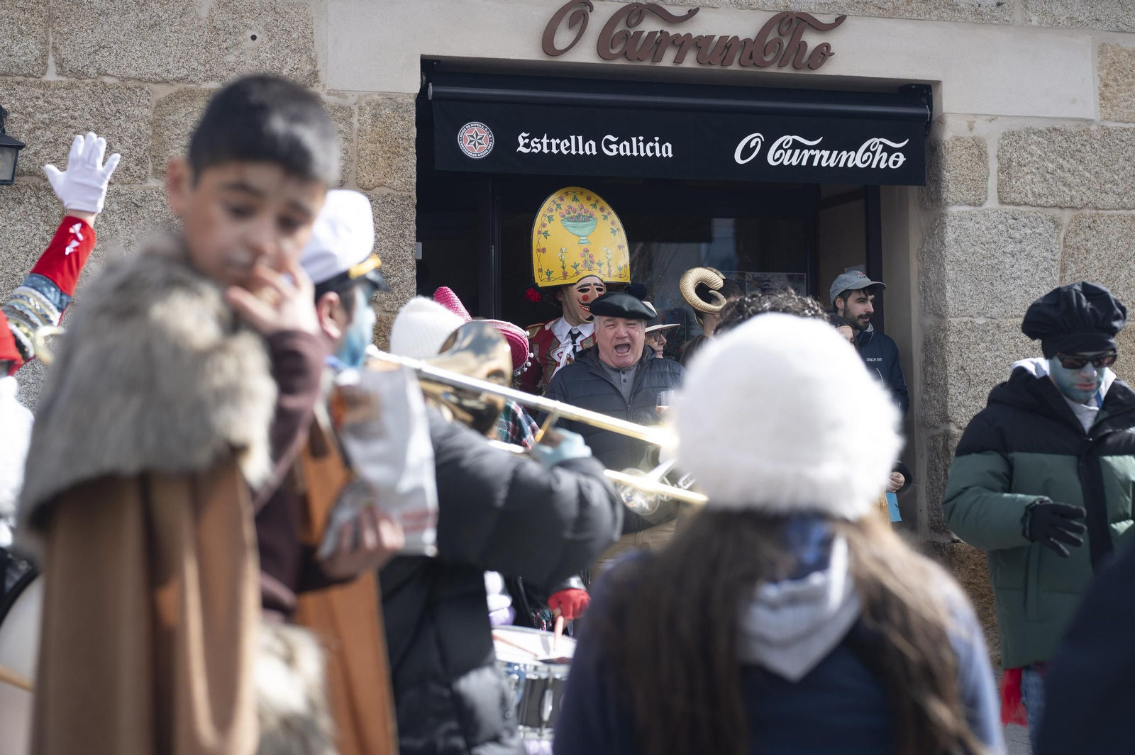 El Entroido de Cualedro desborda tradición, en fotos
