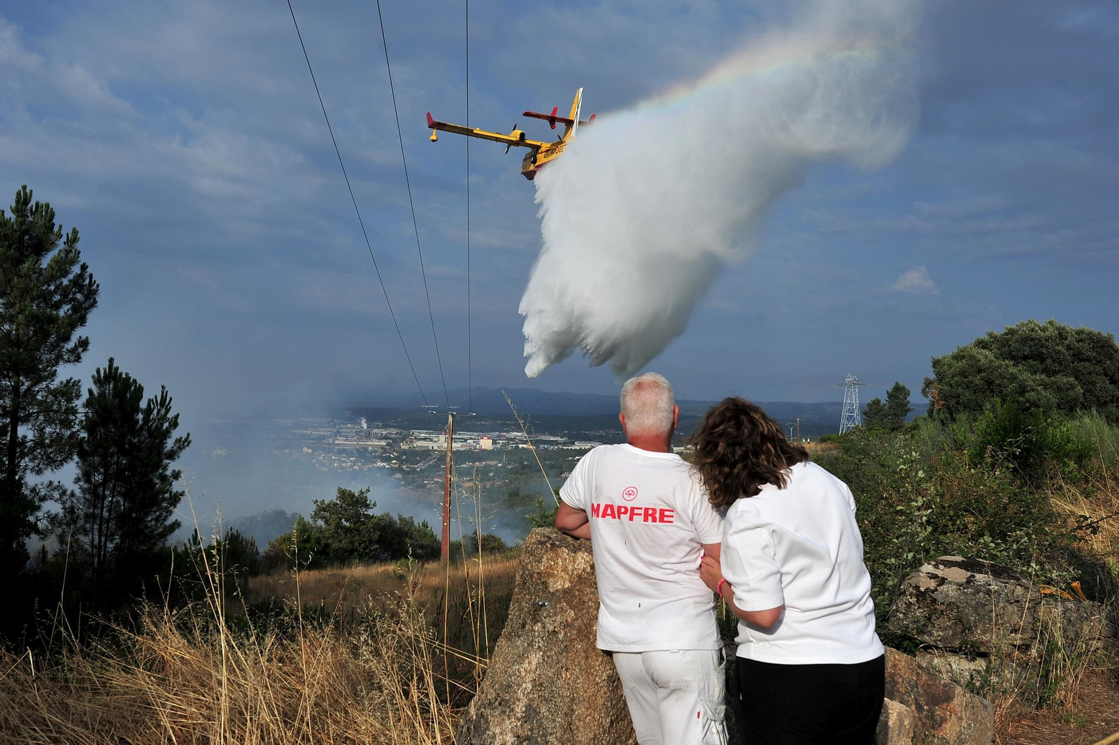 Galería | Despliegue de medios para extinguir un incendio en Rante