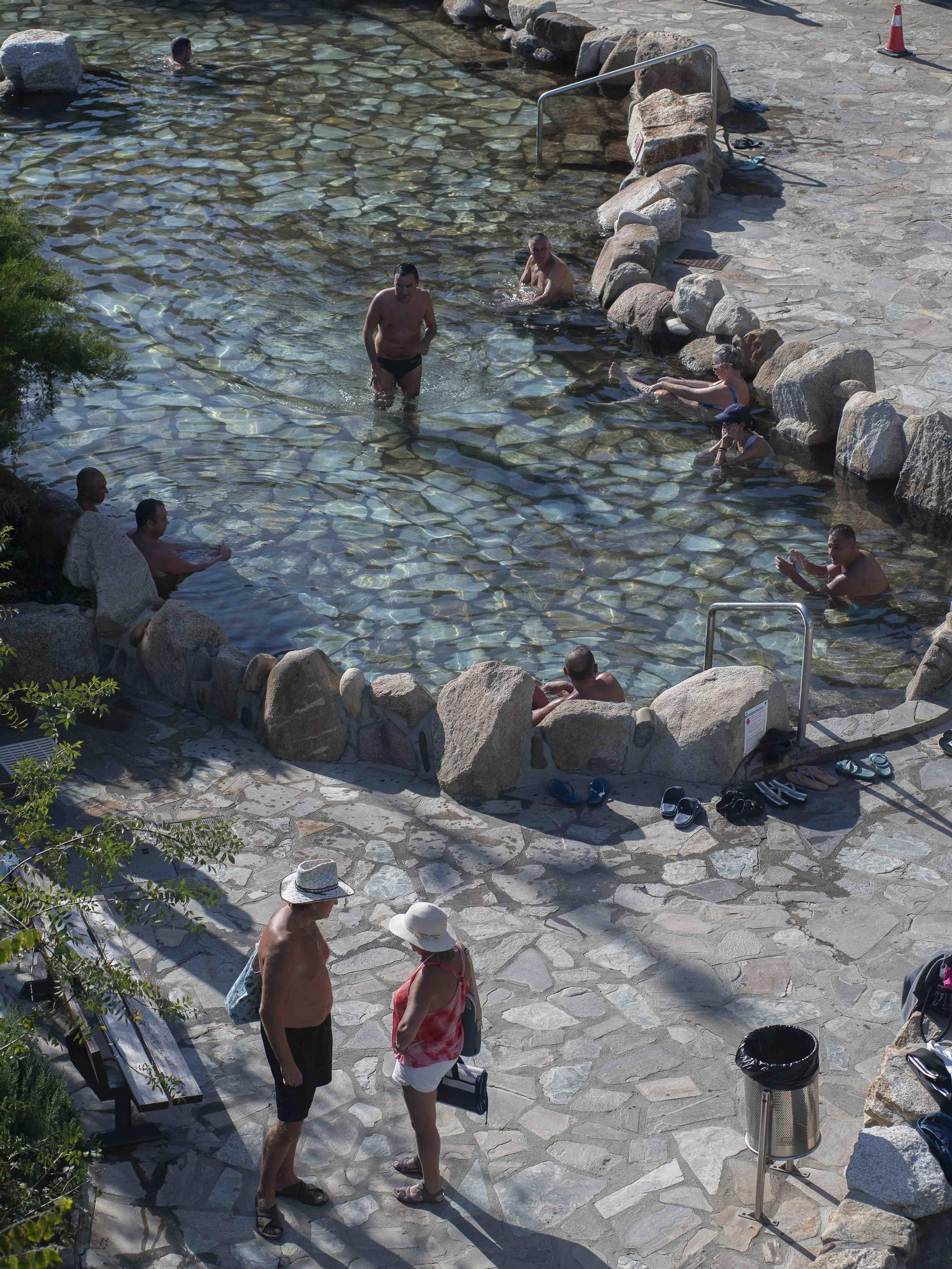 Galería | Los ourensanos combaten un calor inusual a mediados de otoño
