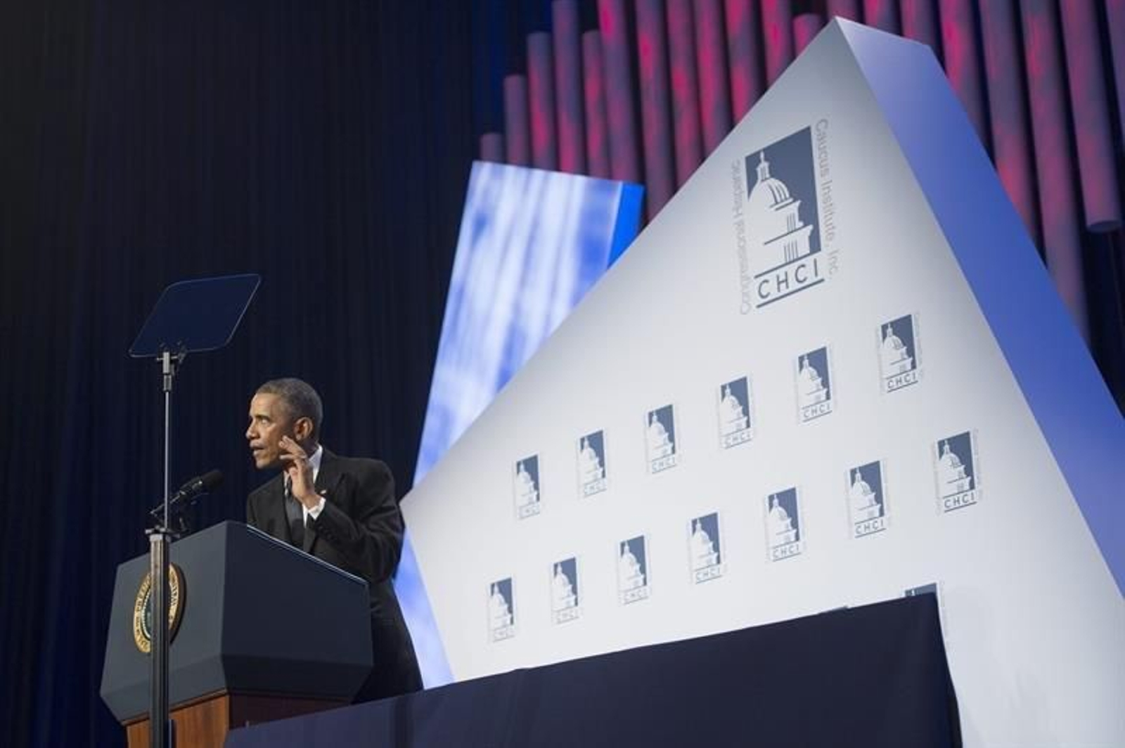 El presidente de los Estados Unidos Barack Obama, durante la gala en la que brindó con vino ourensano.  (EFE)