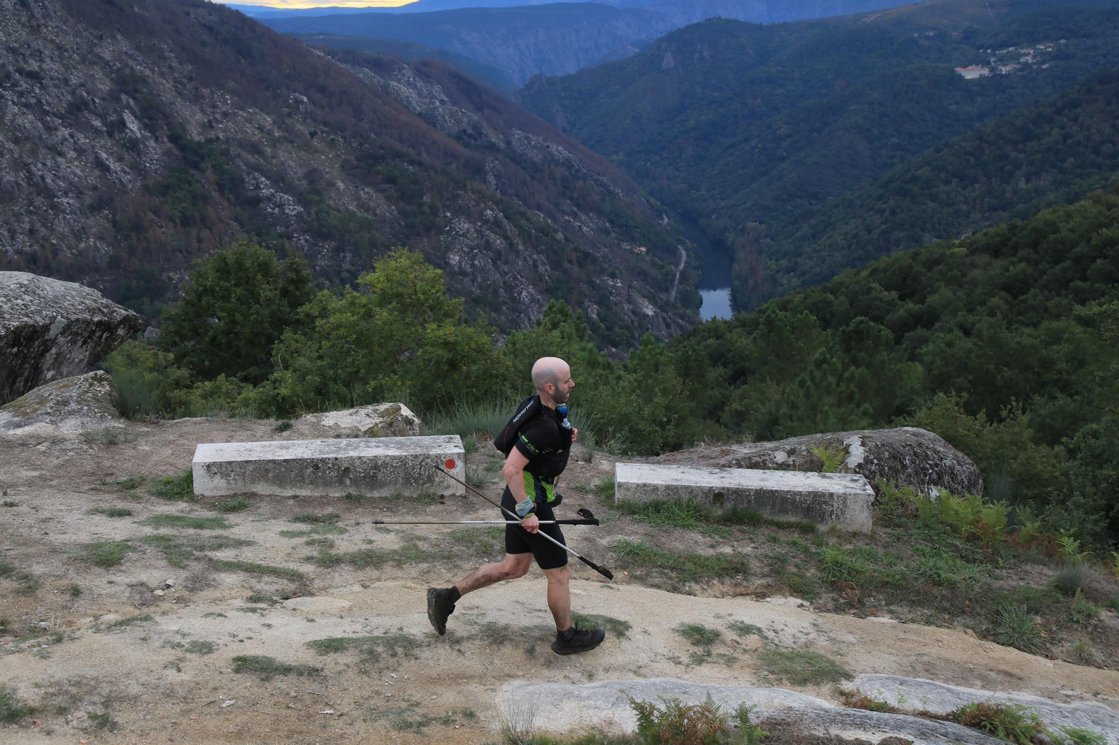 Galería | El Trail Ribeira Sacra cumple diez años y lo celebra entre montes y miradores, en fotos