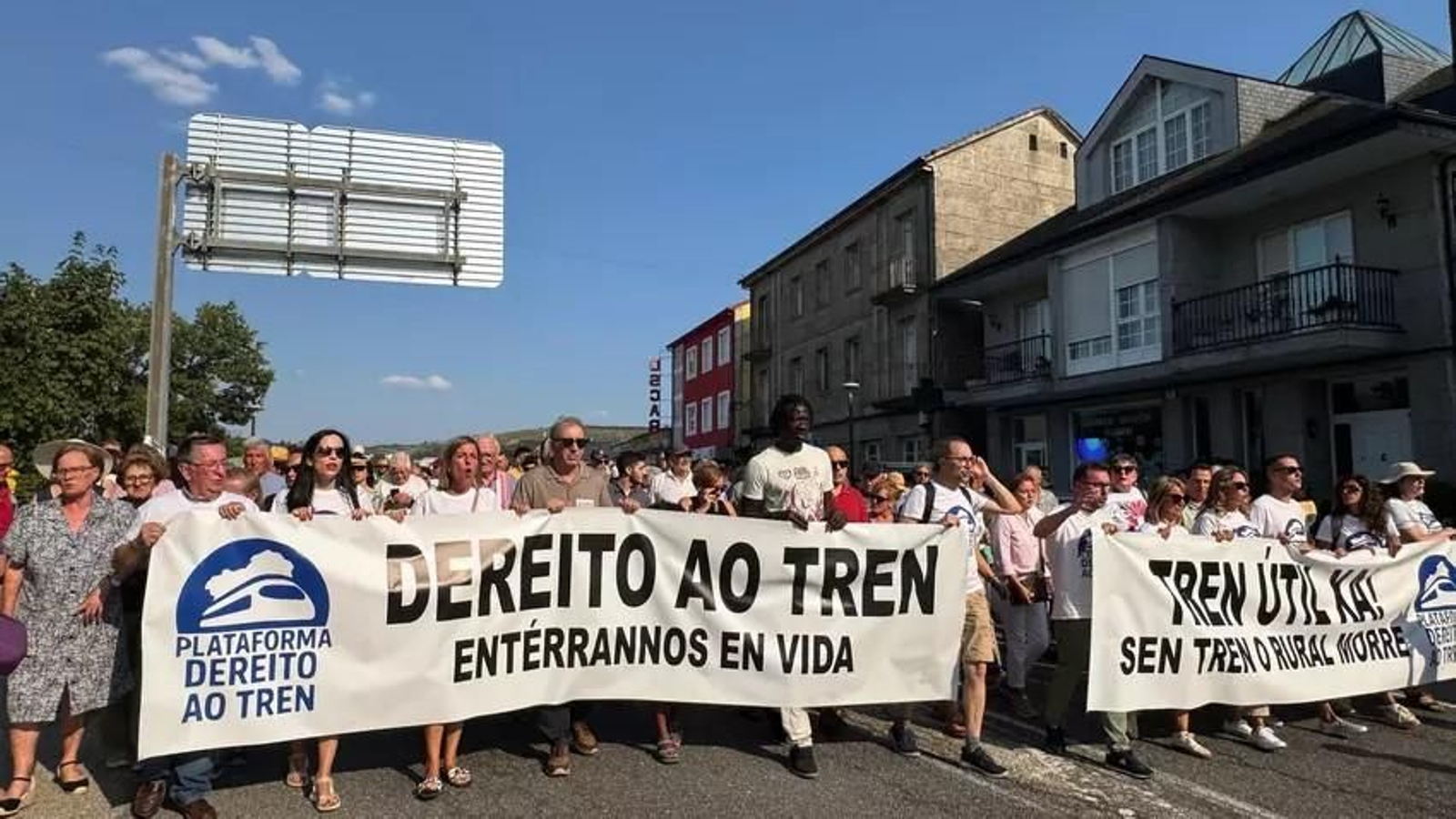 Manifestación en A Gudiña por la supresión de frecuencias del tren, el pasado 2 de agosto.
