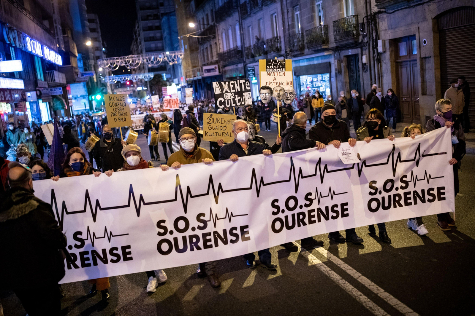 La manifestación de SOS Ourense colapsa la ciudad // FOTO: ÓSCAR PINAL