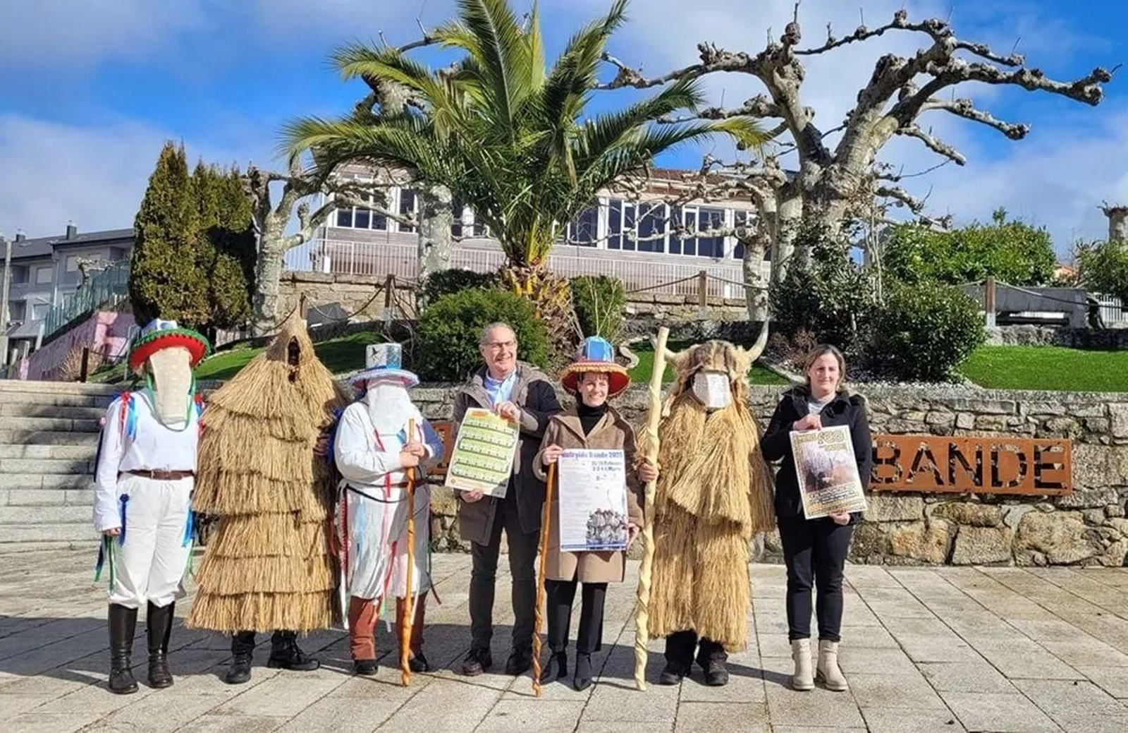 Presentación del programa de actividades del Entroido 2025 en el concello de Bande.